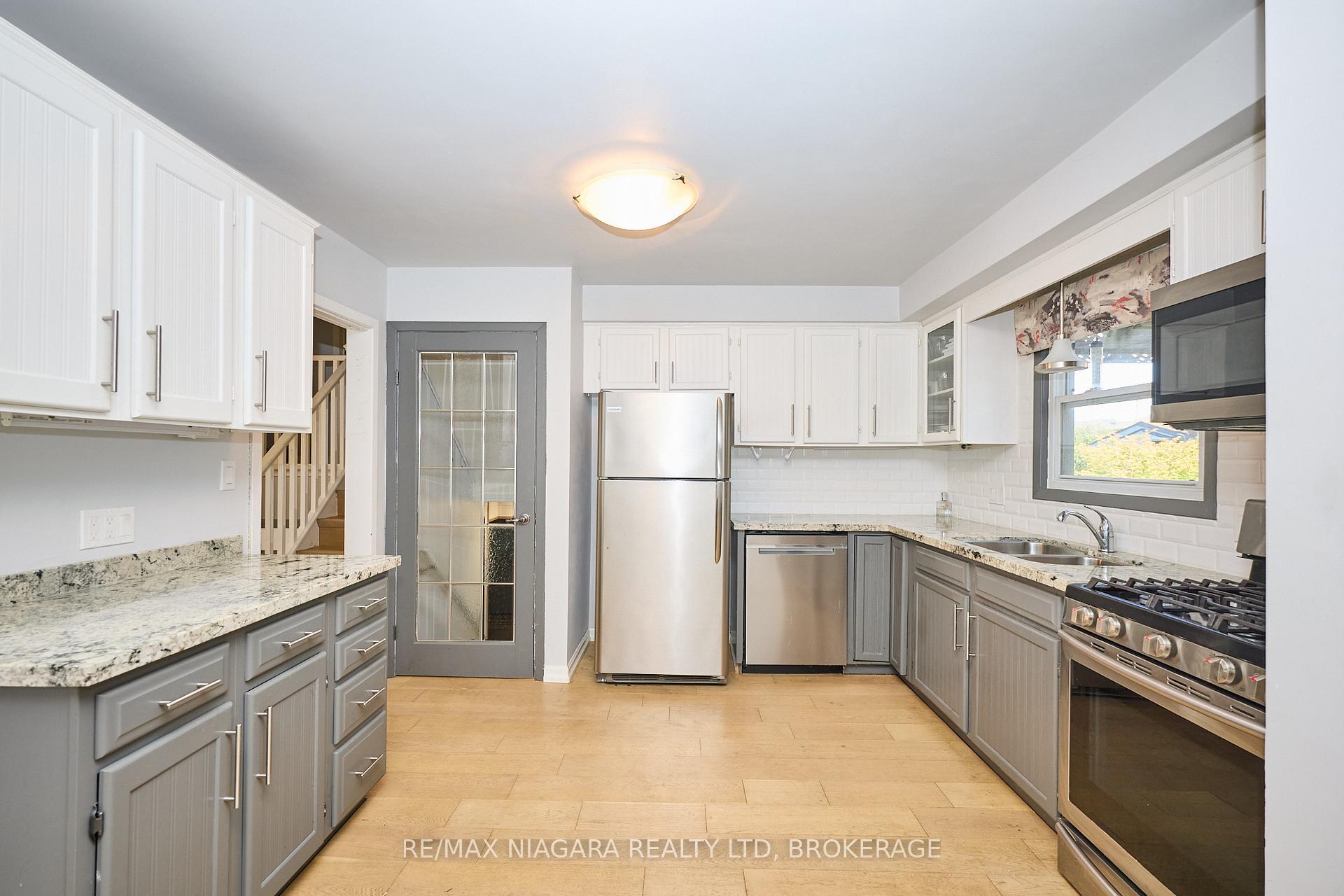 Photo 9 of 68 Acadia Crescent, St. Catharines, Secord Woods — HOMEH