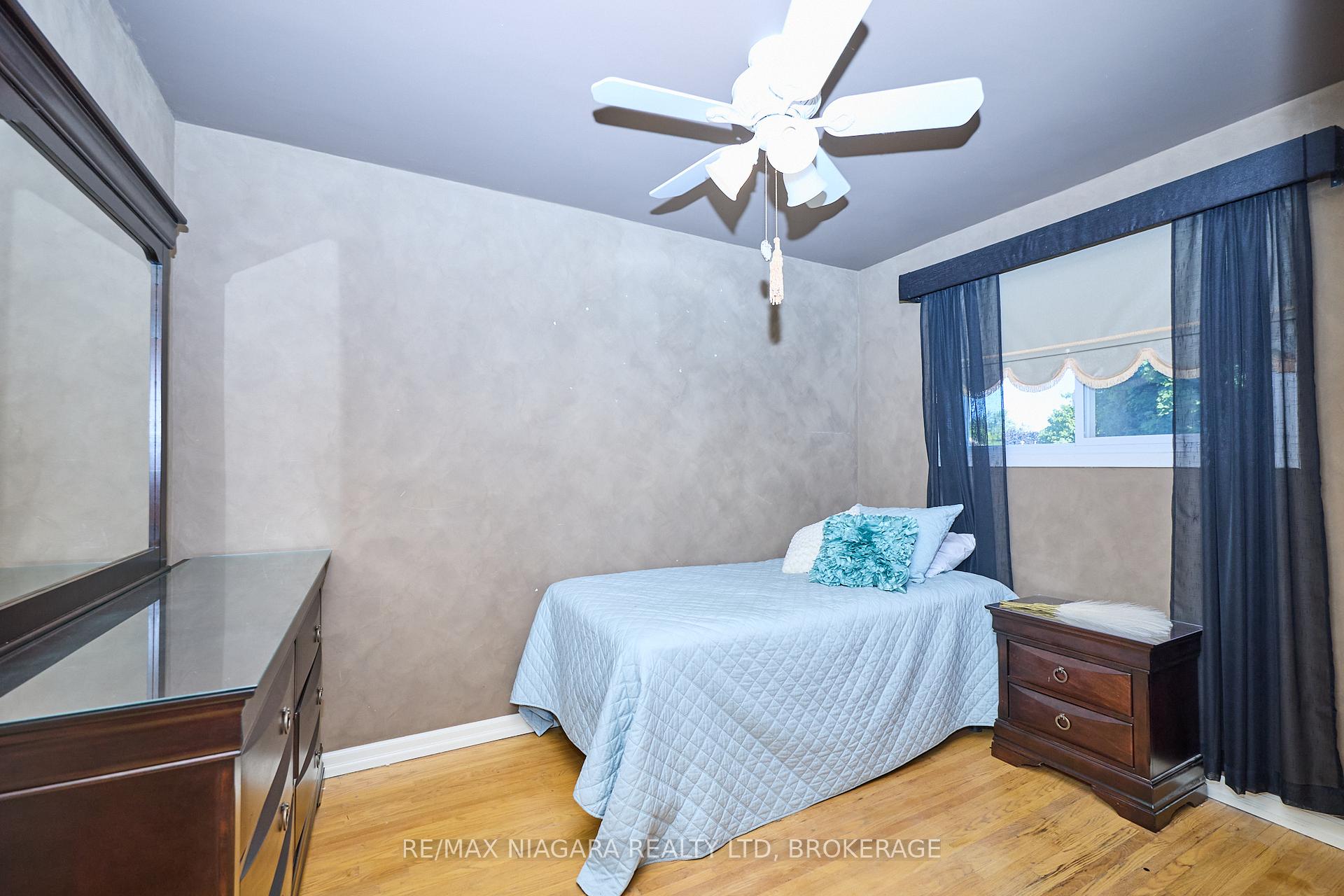 Photo 15 of 68 Acadia Crescent, St. Catharines, Secord Woods — HOMEH