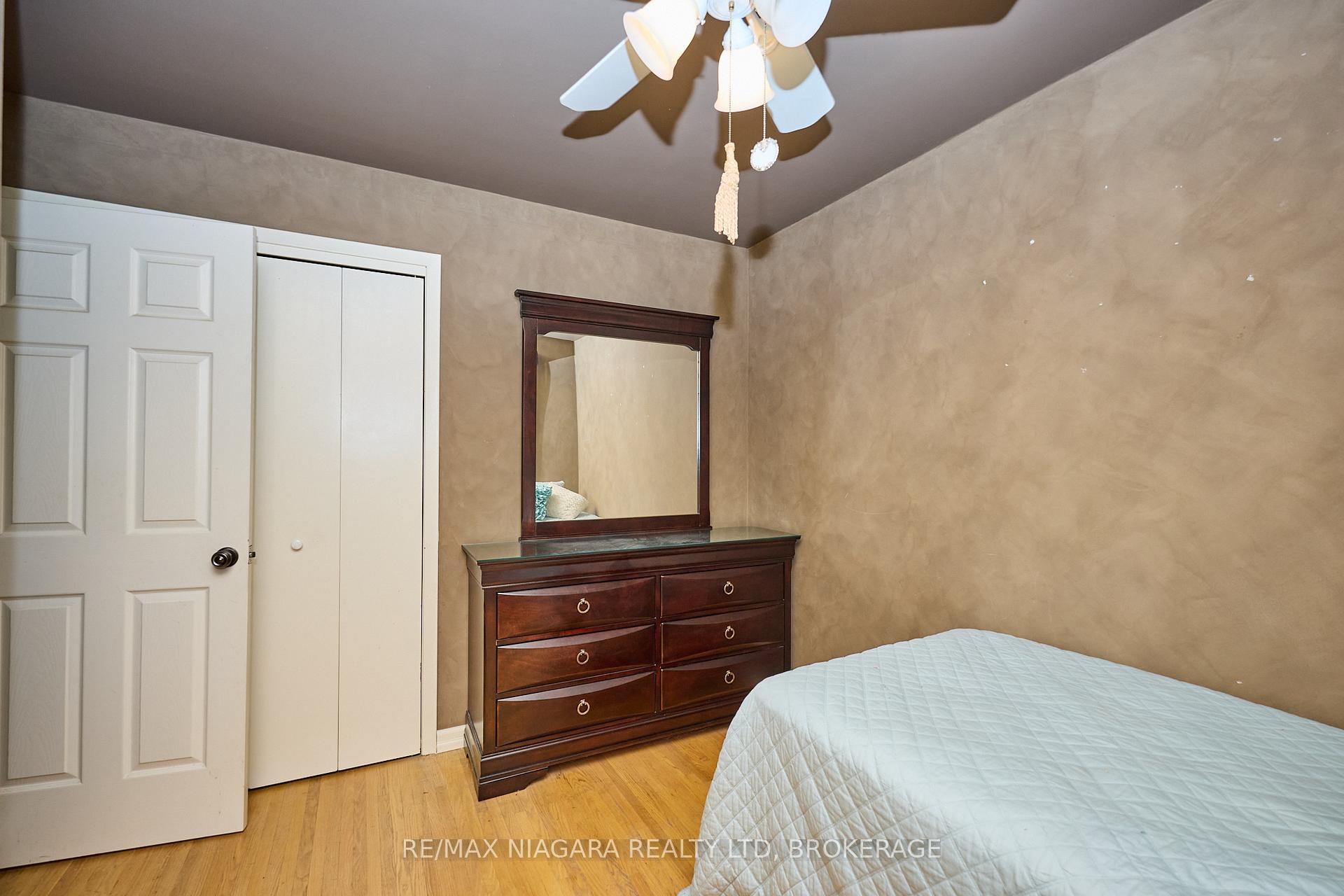 Photo 16 of 68 Acadia Crescent, St. Catharines, Secord Woods — HOMEH
