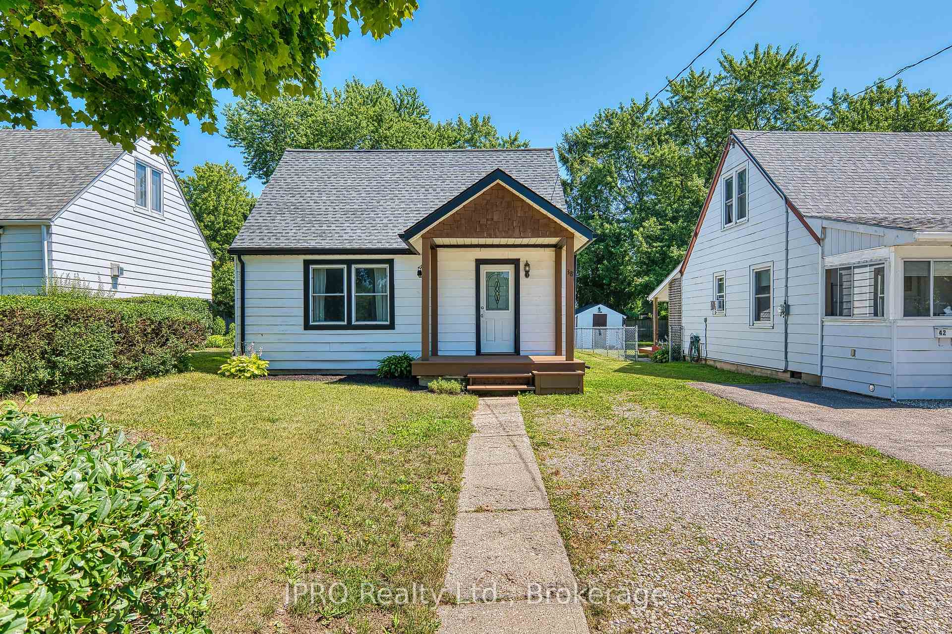 Photo 2 of 38 Oak Street, Stratford — HOMEH