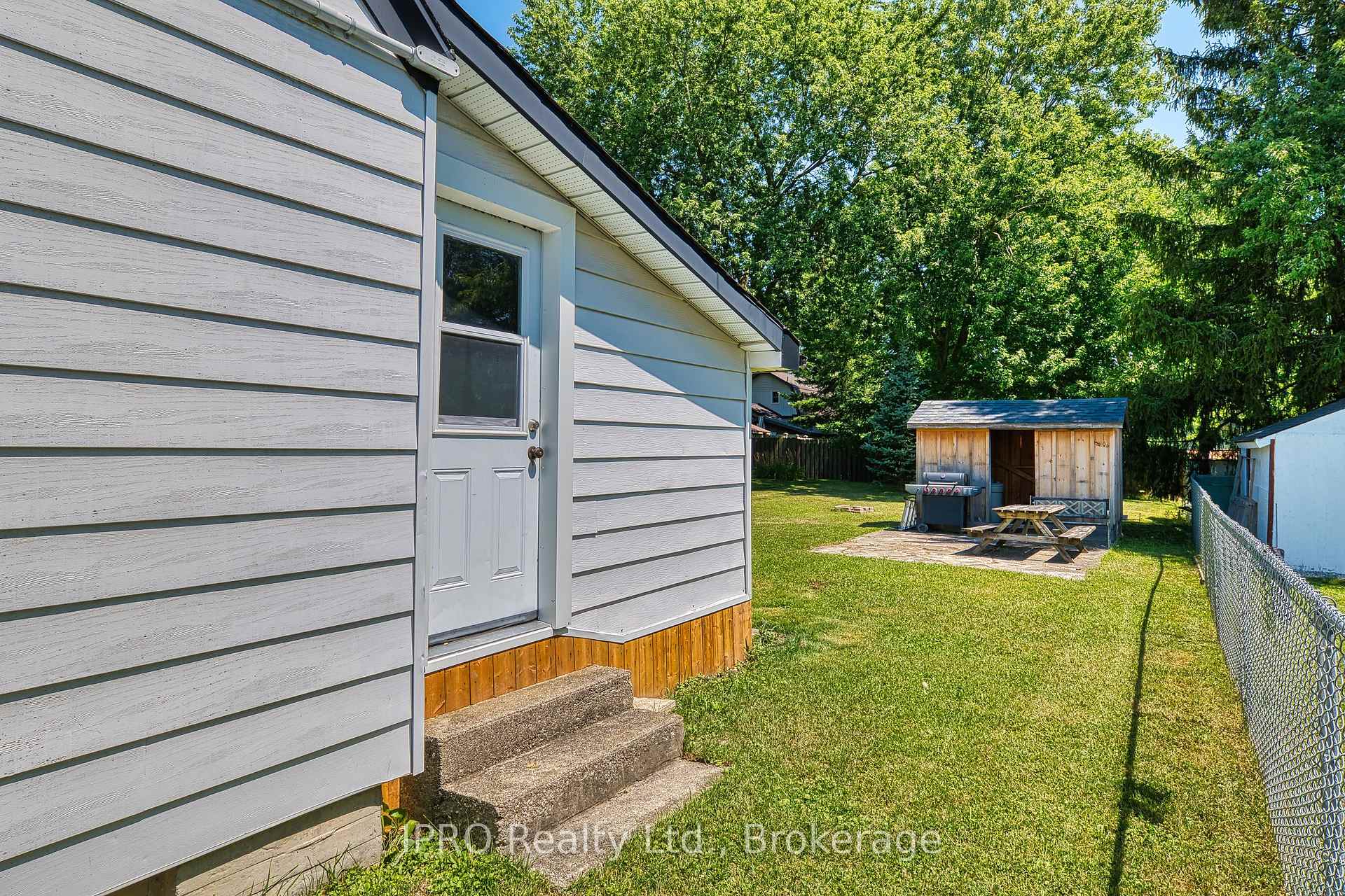 Photo 4 of 38 Oak Street, Stratford — HOMEH