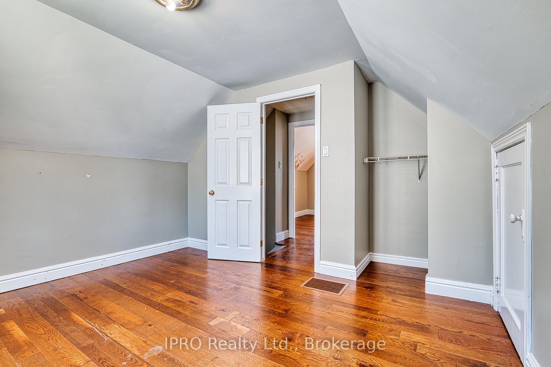 Photo 16 of 38 Oak Street, Stratford — HOMEH