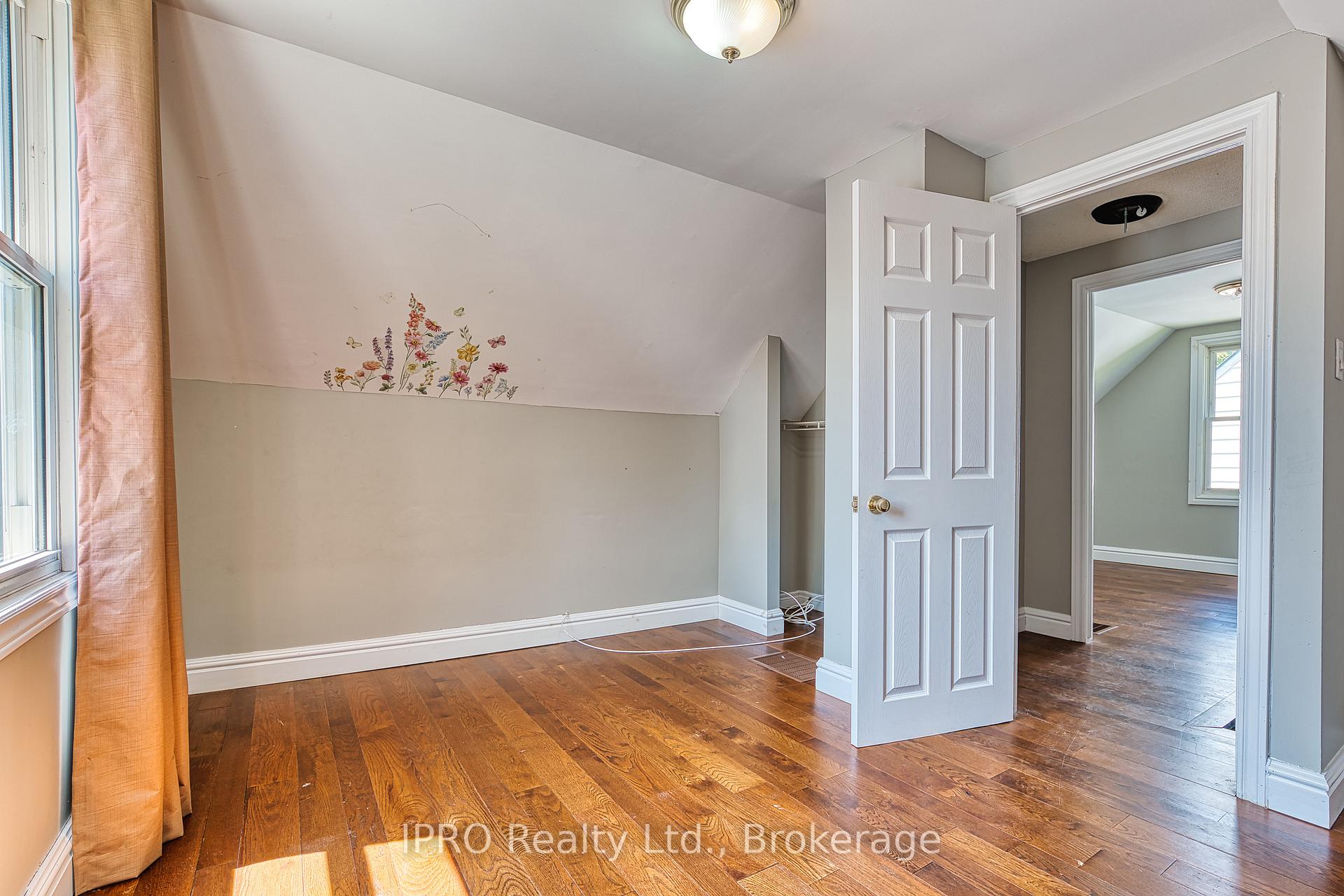 Photo 17 of 38 Oak Street, Stratford — HOMEH