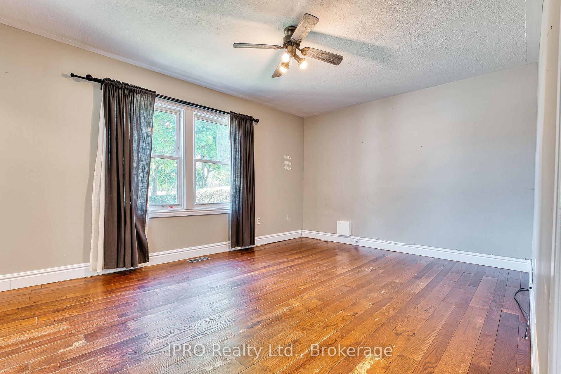 Photo 18 of 38 Oak Street, Stratford — HOMEH
