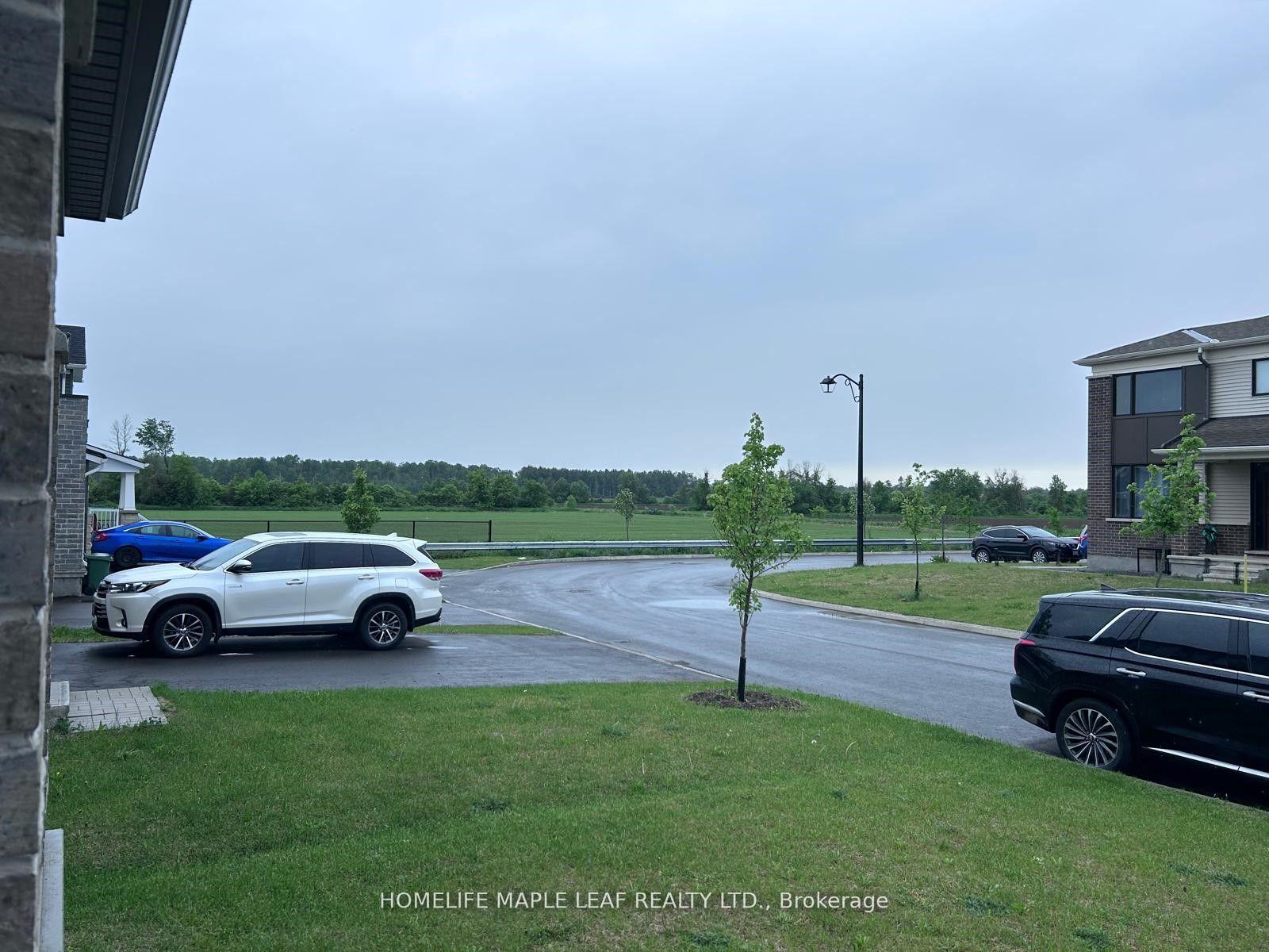 Photo 2 of 176 Yearling Circle N, Ottawa, Goulbourn Twp From Franktown Rd/South To Rideau — HOMEH