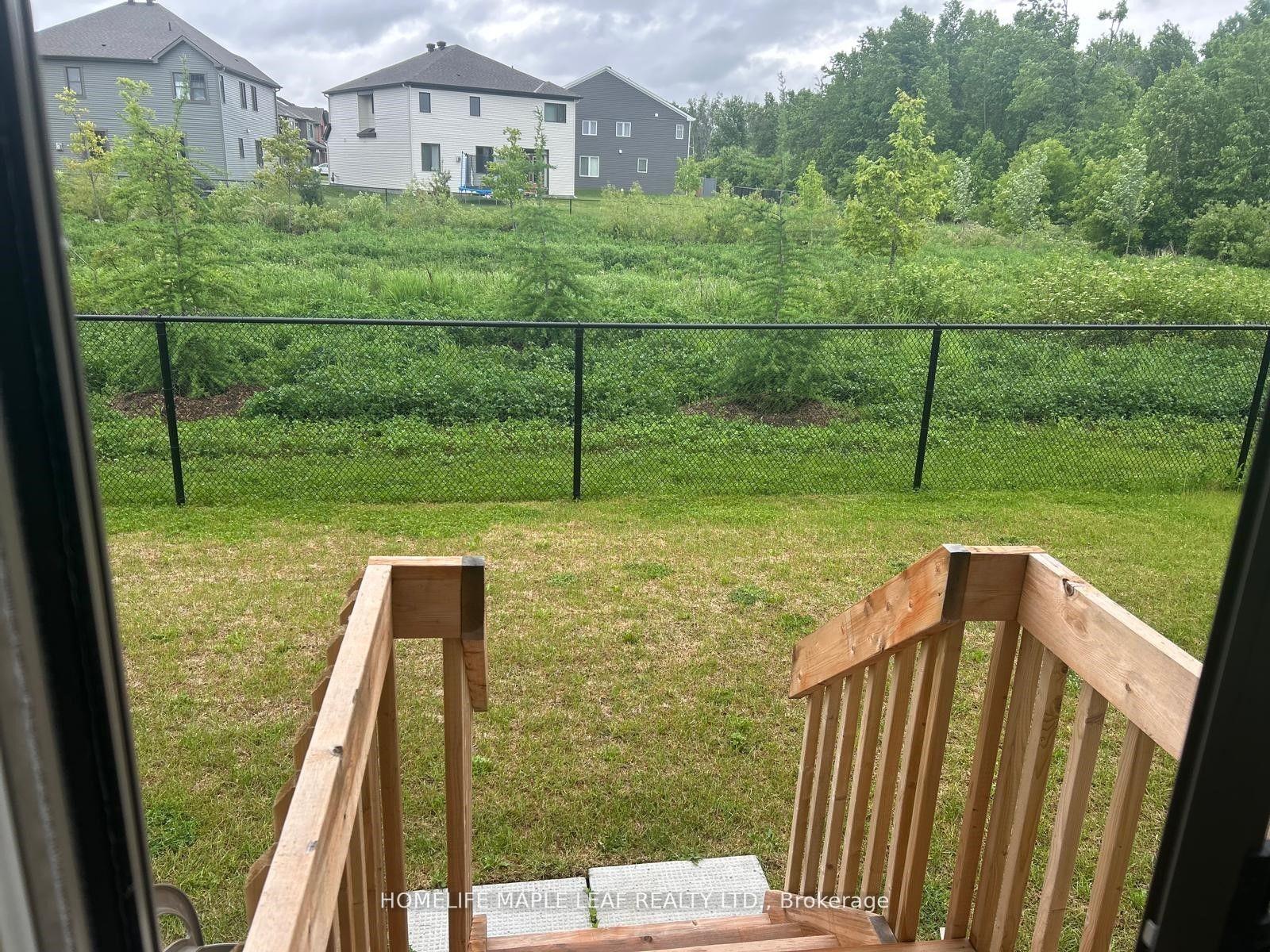 Photo 3 of 176 Yearling Circle N, Ottawa, Goulbourn Twp From Franktown Rd/South To Rideau — HOMEH
