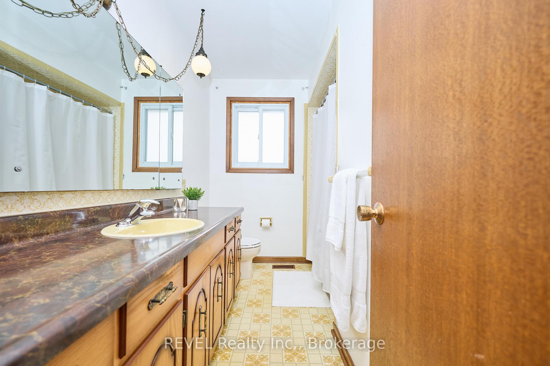 Photo 19 of 6 Charleen Circle, St. Catharines, Carlton/Bunting — HOMEH