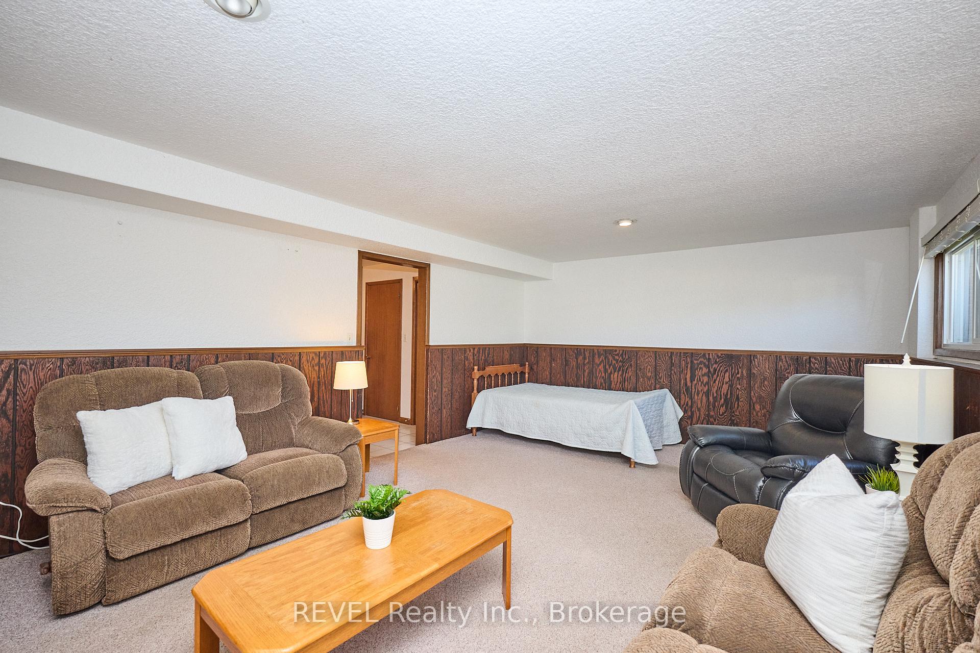 Photo 28 of 6 Charleen Circle, St. Catharines, Carlton/Bunting — HOMEH