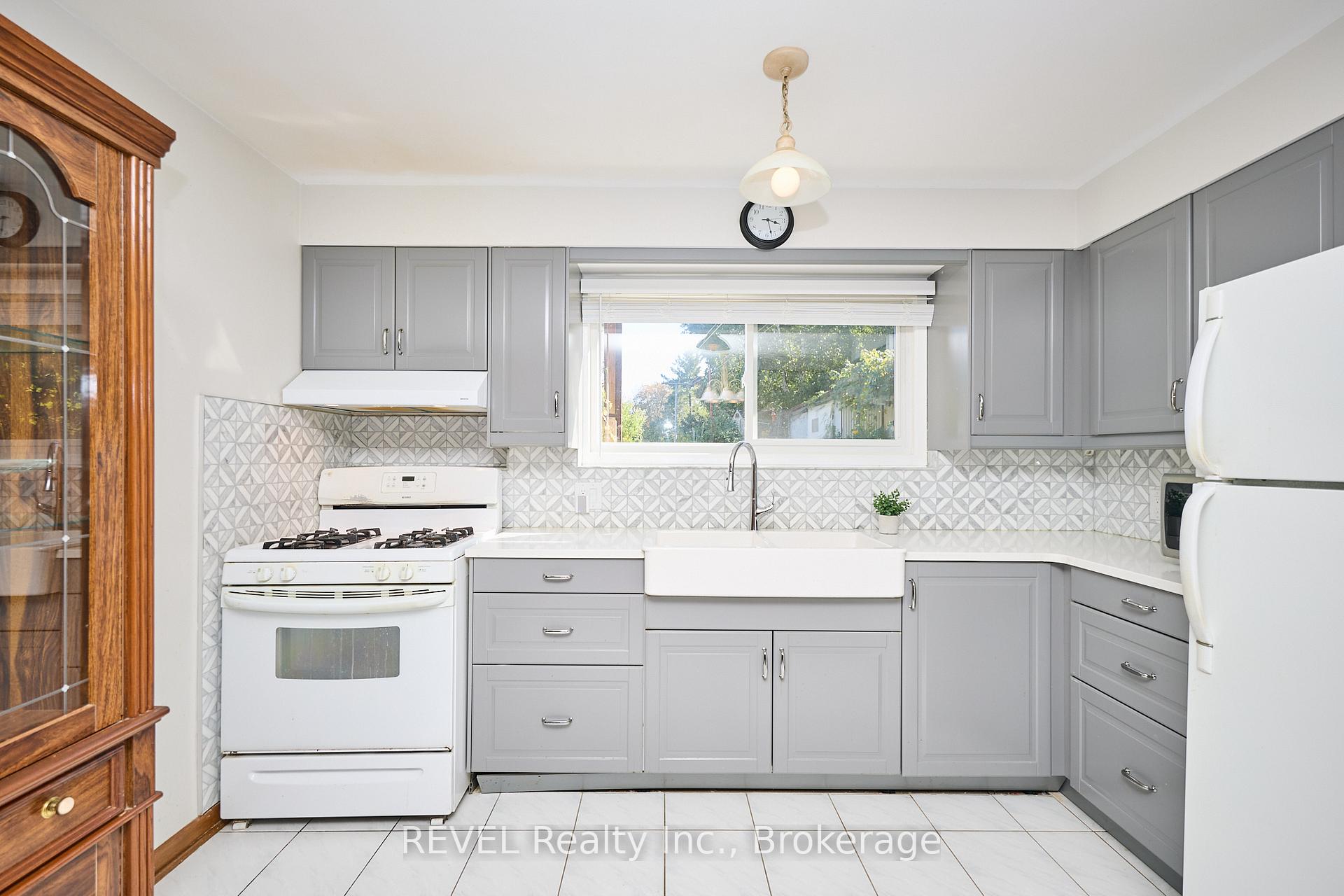 Photo 32 of 6 Charleen Circle, St. Catharines, Carlton/Bunting — HOMEH