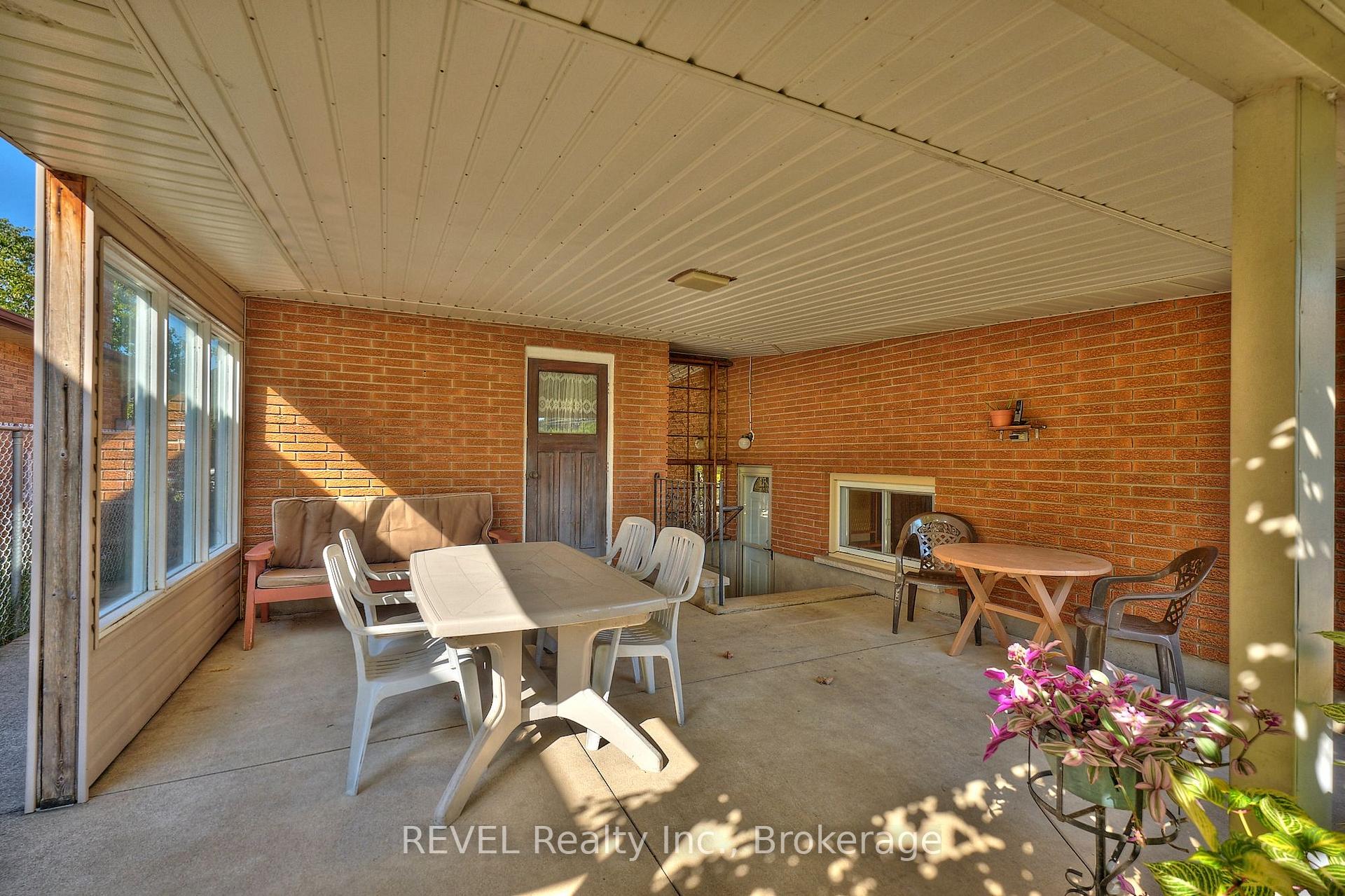 Photo 35 of 6 Charleen Circle, St. Catharines, Carlton/Bunting — HOMEH