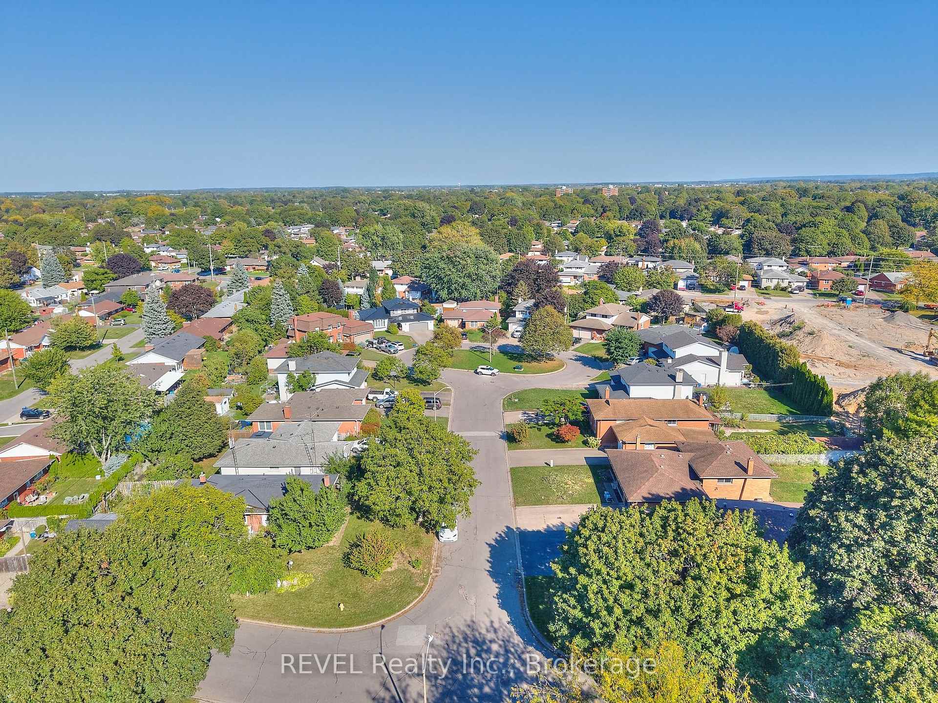 Photo 45 of 6 Charleen Circle, St. Catharines, Carlton/Bunting — HOMEH