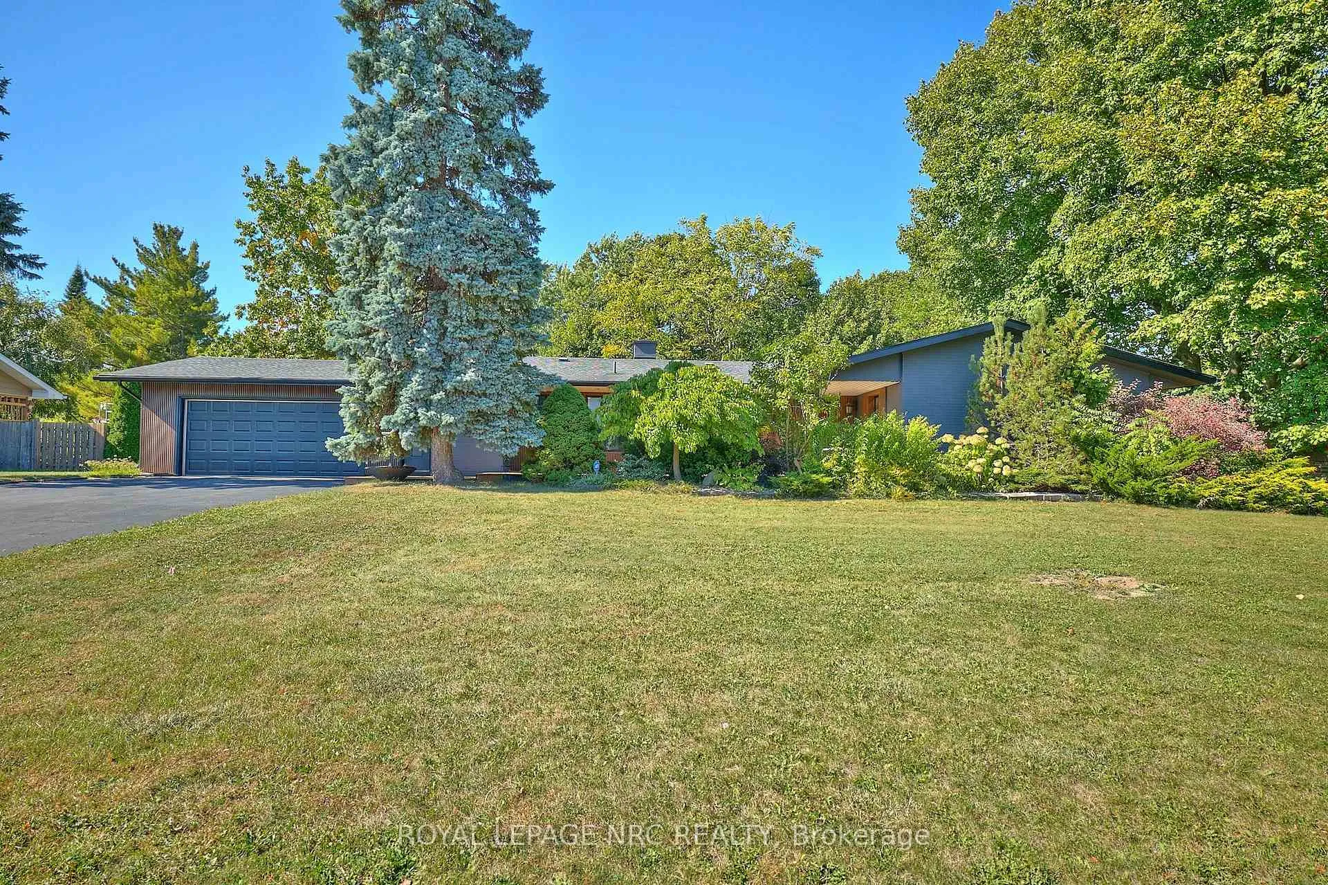 Photo 1 of 7 Woodmount Drive, St. Catharines, Burleigh Hill — HOMEH