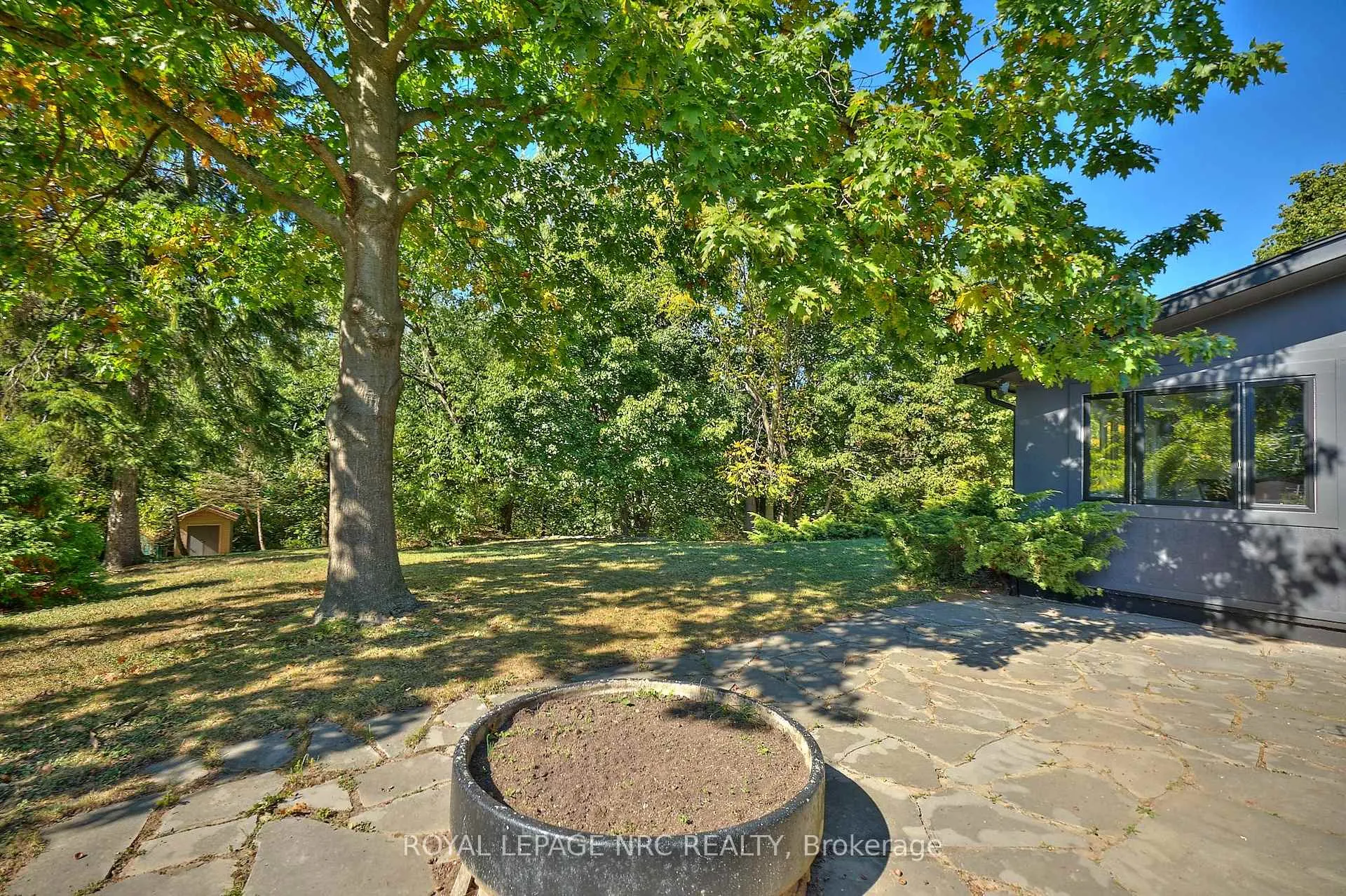 Photo 6 of 7 Woodmount Drive, St. Catharines, Burleigh Hill — HOMEH