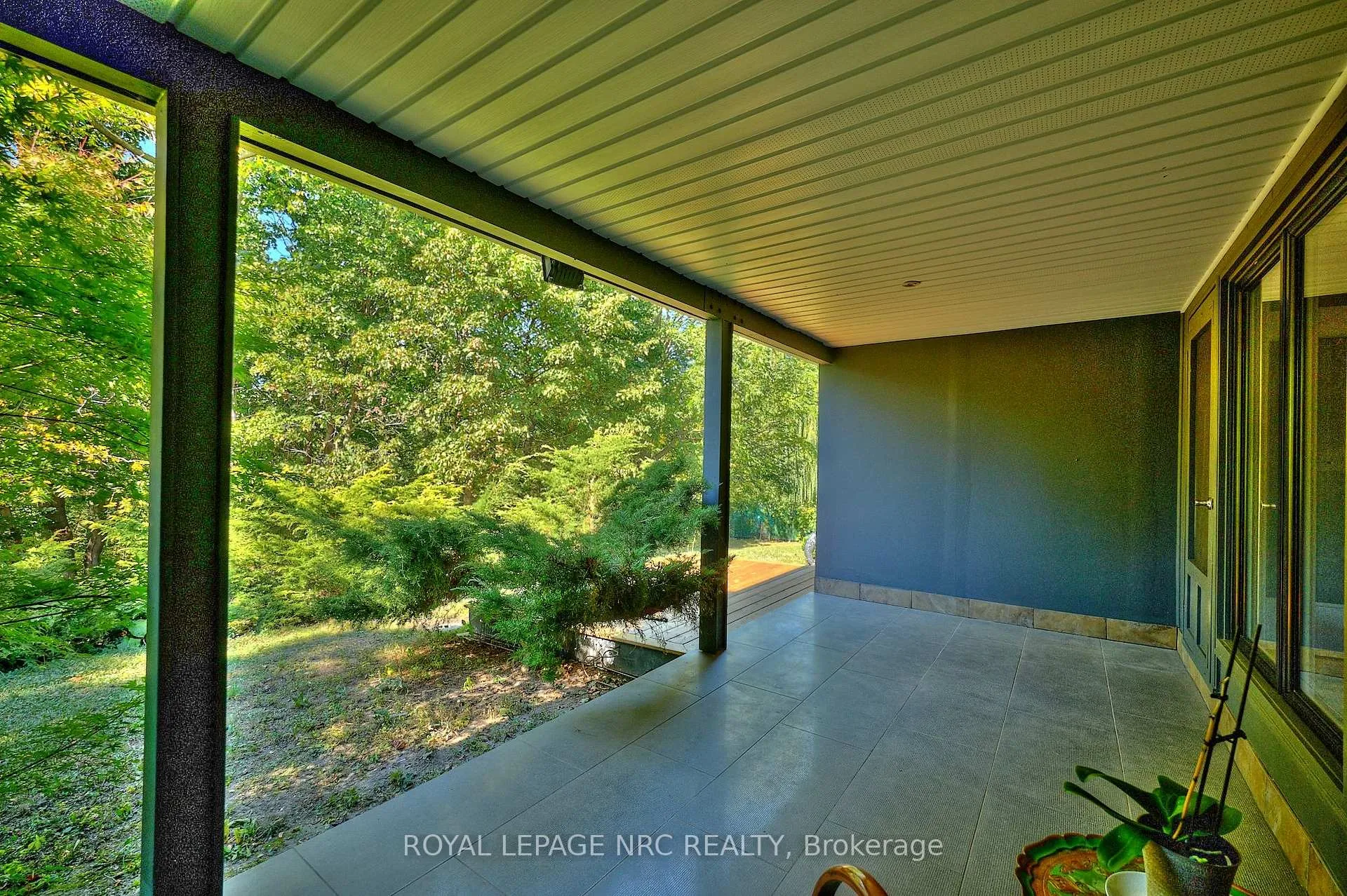 Photo 13 of 7 Woodmount Drive, St. Catharines, Burleigh Hill — HOMEH