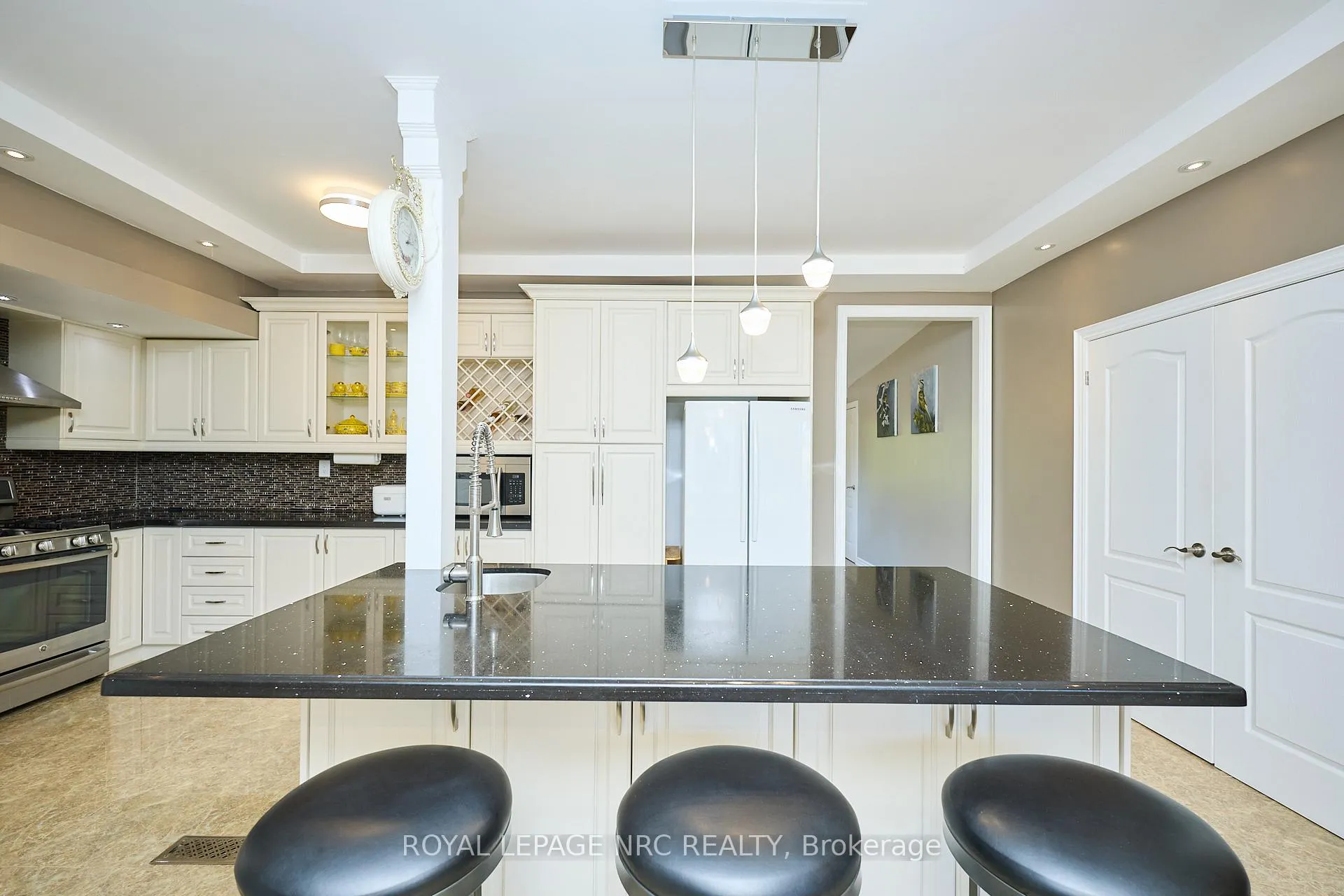 Photo 19 of 7 Woodmount Drive, St. Catharines, Burleigh Hill — HOMEH