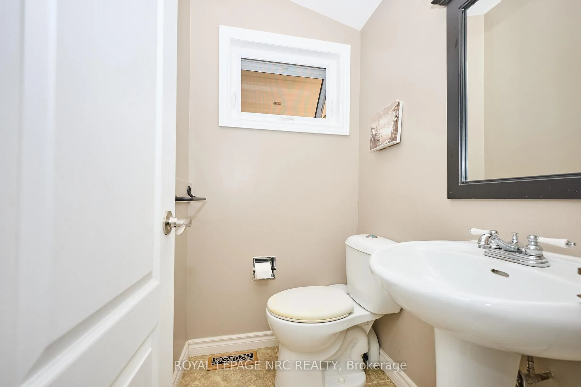 Photo 32 of 7 Woodmount Drive, St. Catharines, Burleigh Hill — HOMEH