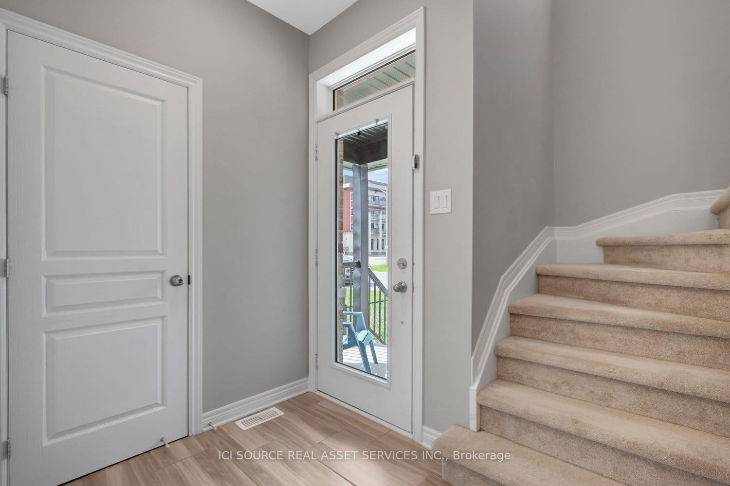 Photo 4 of Unit Main & 2nd Floor, 34 Wildpine Court, Ottawa, Stittsville (Central) — HOMEH
