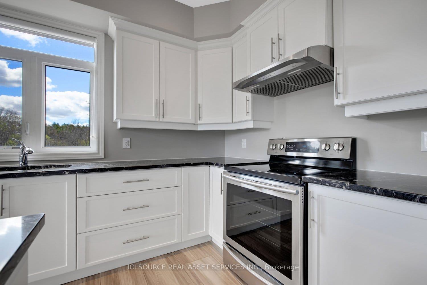 Photo 8 of Unit Main & 2nd Floor, 34 Wildpine Court, Ottawa, Stittsville (Central) — HOMEH