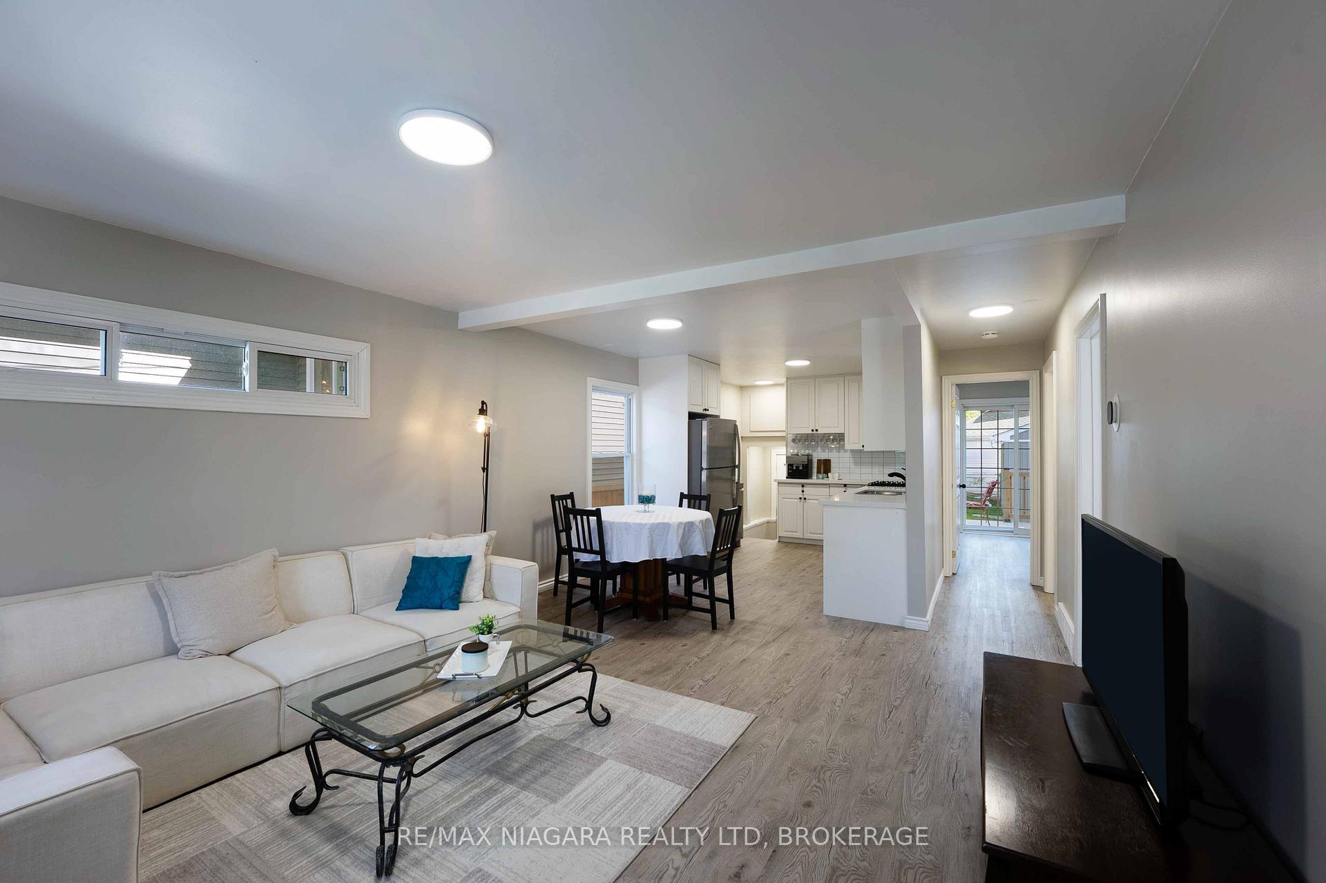 Photo 7 of 90 Pleasant Avenue, St. Catharines, Downtown — HOMEH