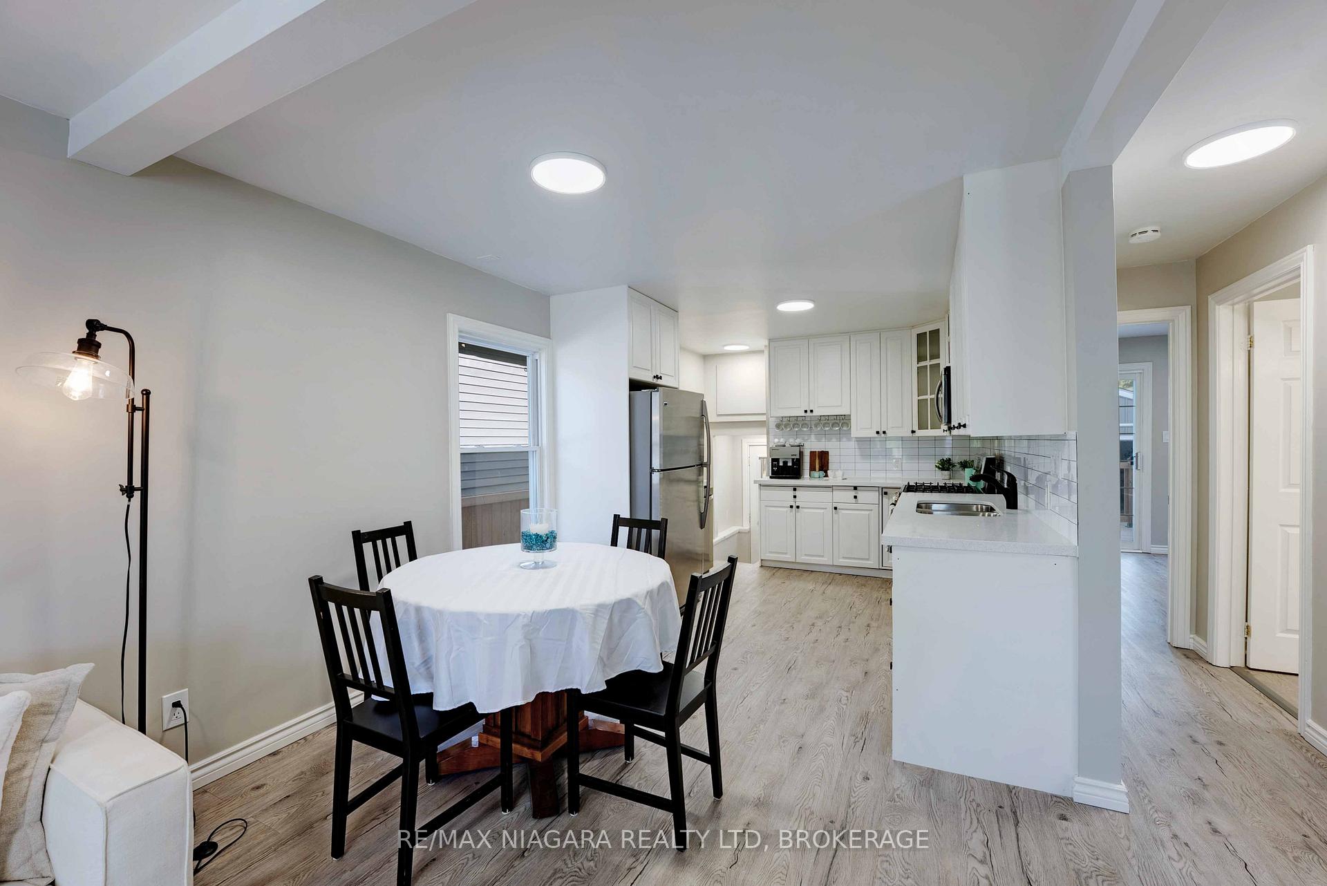 Photo 8 of 90 Pleasant Avenue, St. Catharines, Downtown — HOMEH
