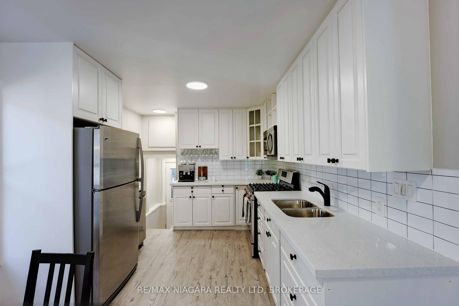 Photo 9 of 90 Pleasant Avenue, St. Catharines, Downtown — HOMEH