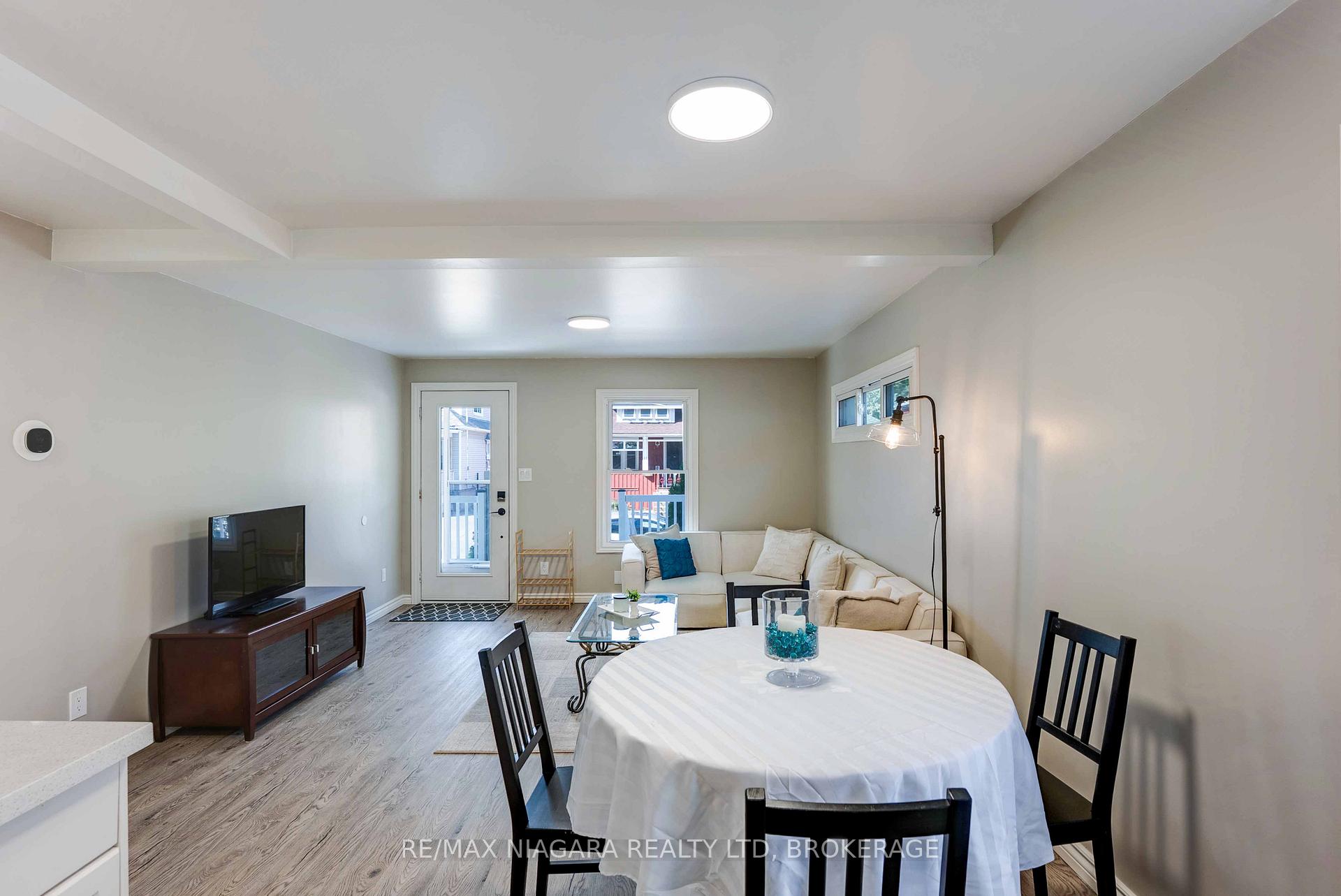Photo 10 of 90 Pleasant Avenue, St. Catharines, Downtown — HOMEH