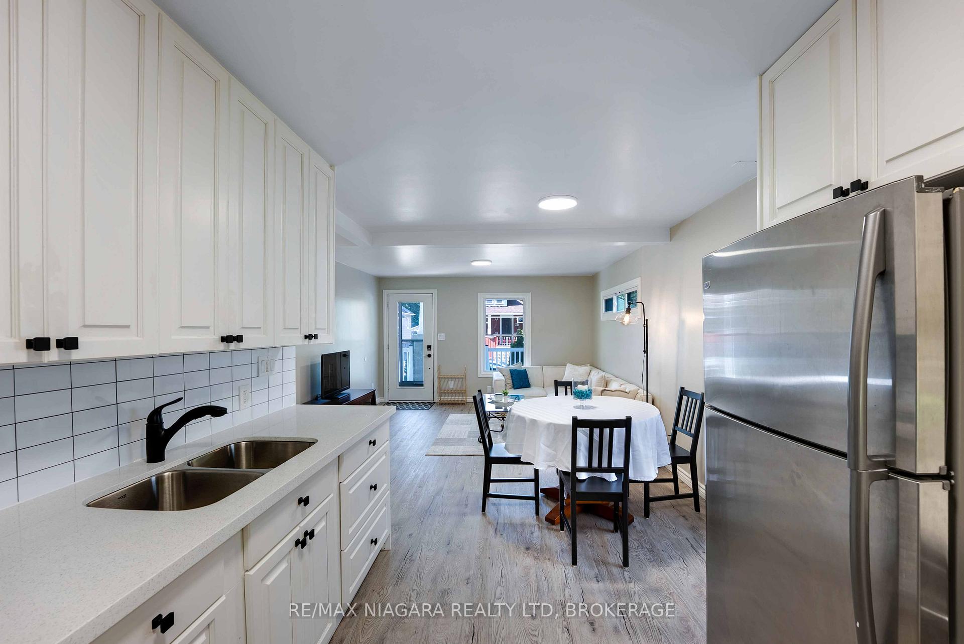 Photo 14 of 90 Pleasant Avenue, St. Catharines, Downtown — HOMEH