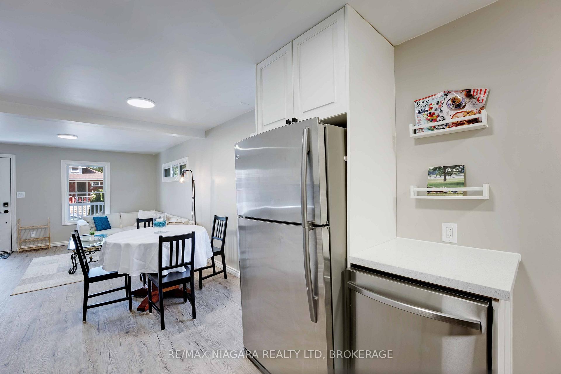 Photo 15 of 90 Pleasant Avenue, St. Catharines, Downtown — HOMEH