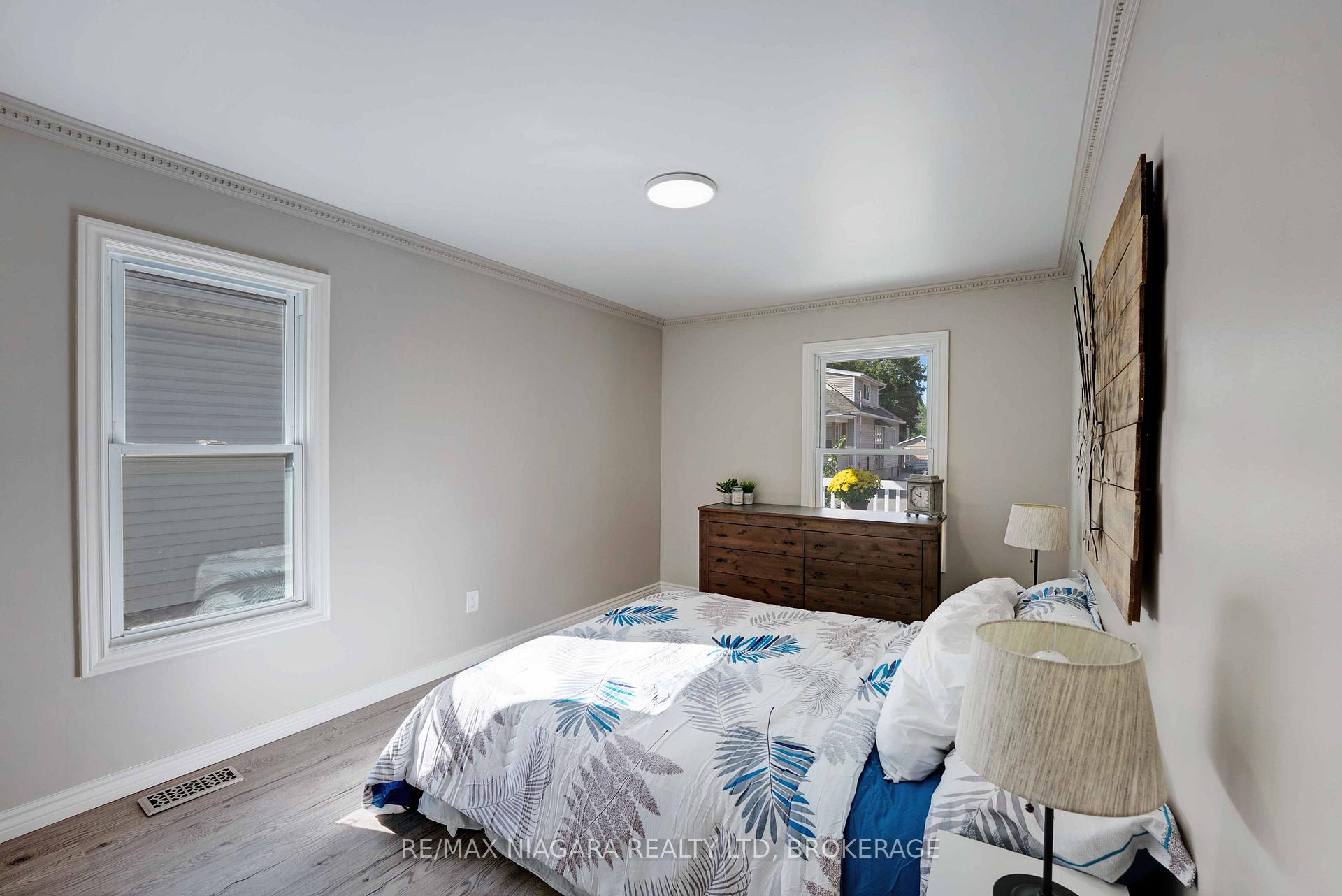 Photo 16 of 90 Pleasant Avenue, St. Catharines, Downtown — HOMEH