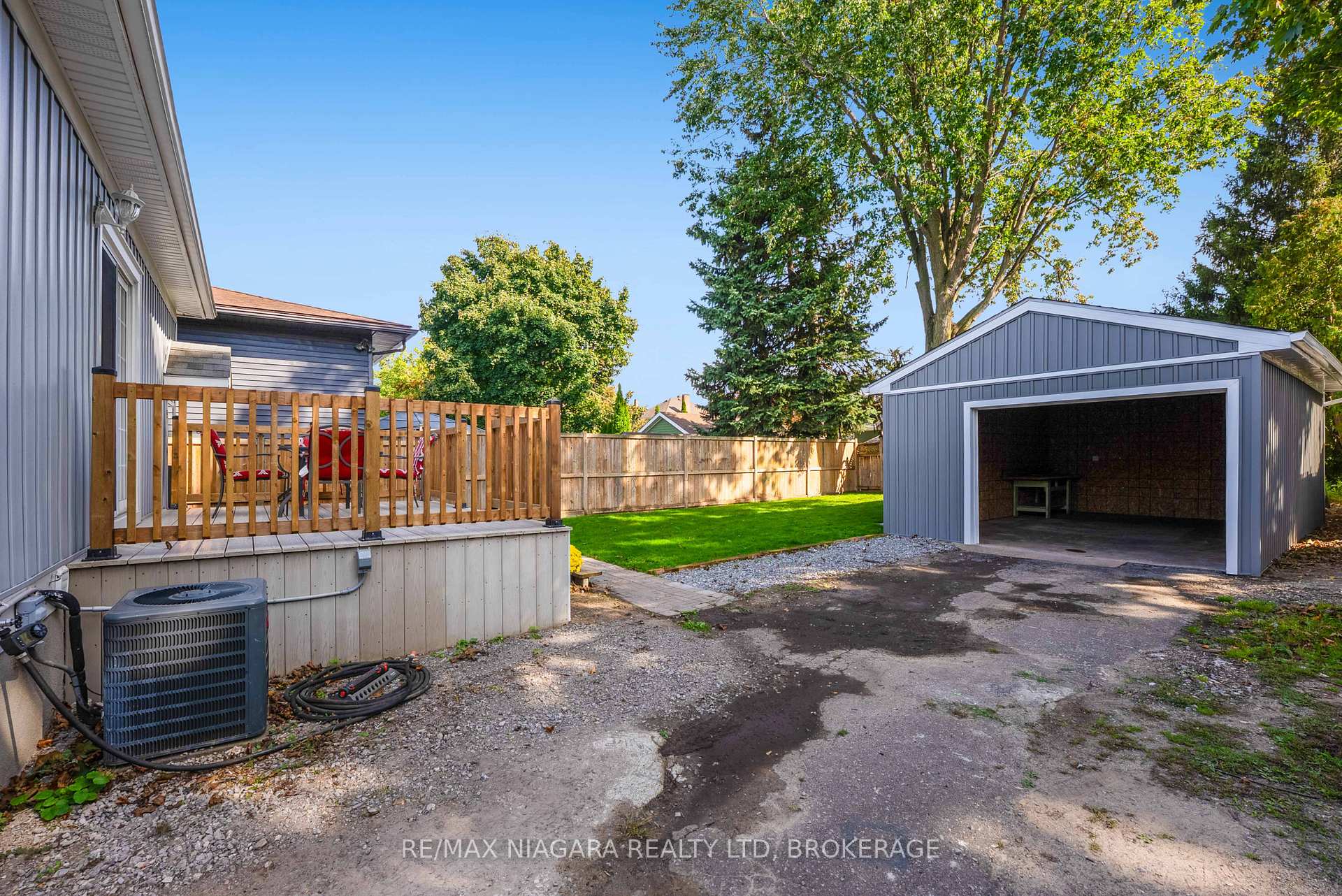 Photo 35 of 90 Pleasant Avenue, St. Catharines, Downtown — HOMEH
