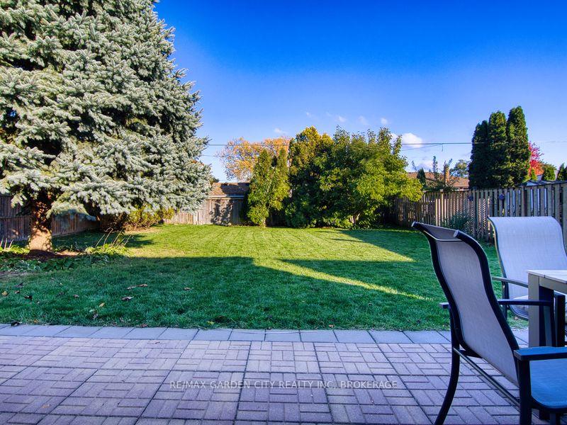 Photo 4 of 5 Hewko Street, St. Catharines, Fairview — HOMEH