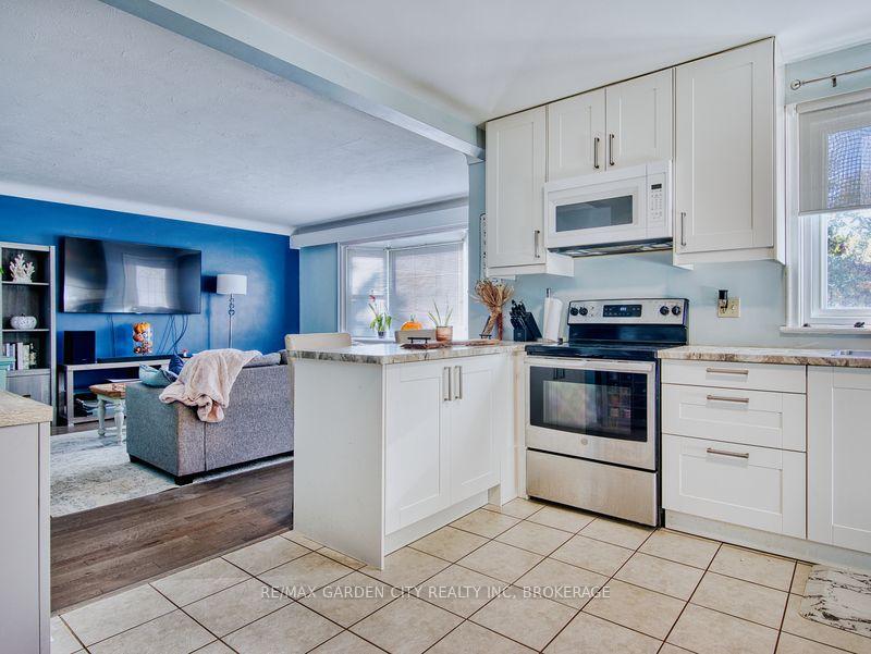 Photo 10 of 5 Hewko Street, St. Catharines, Fairview — HOMEH