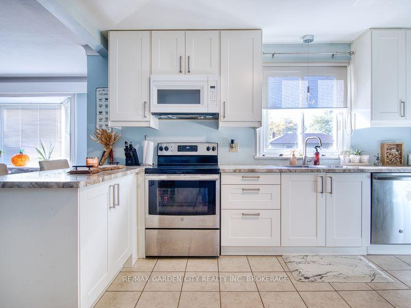 Photo 11 of 5 Hewko Street, St. Catharines, Fairview — HOMEH