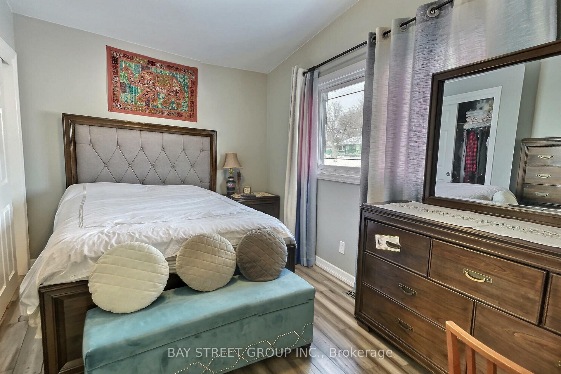 Photo 8 of 527 Geneva Street, St. Catharines, Lakeport — HOMEH