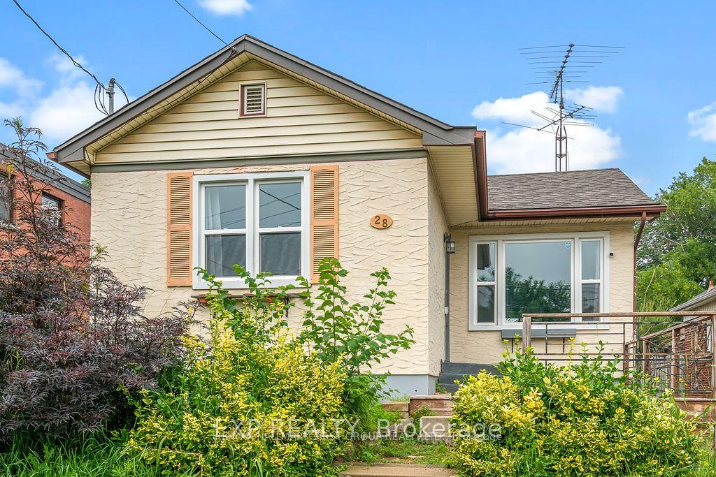 Photo 1 of 28 Gale Crescent, St. Catharines, E. Chester — HOMEH