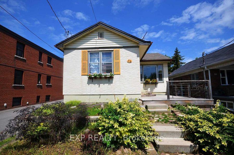 Photo 2 of 28 Gale Crescent, St. Catharines, E. Chester — HOMEH