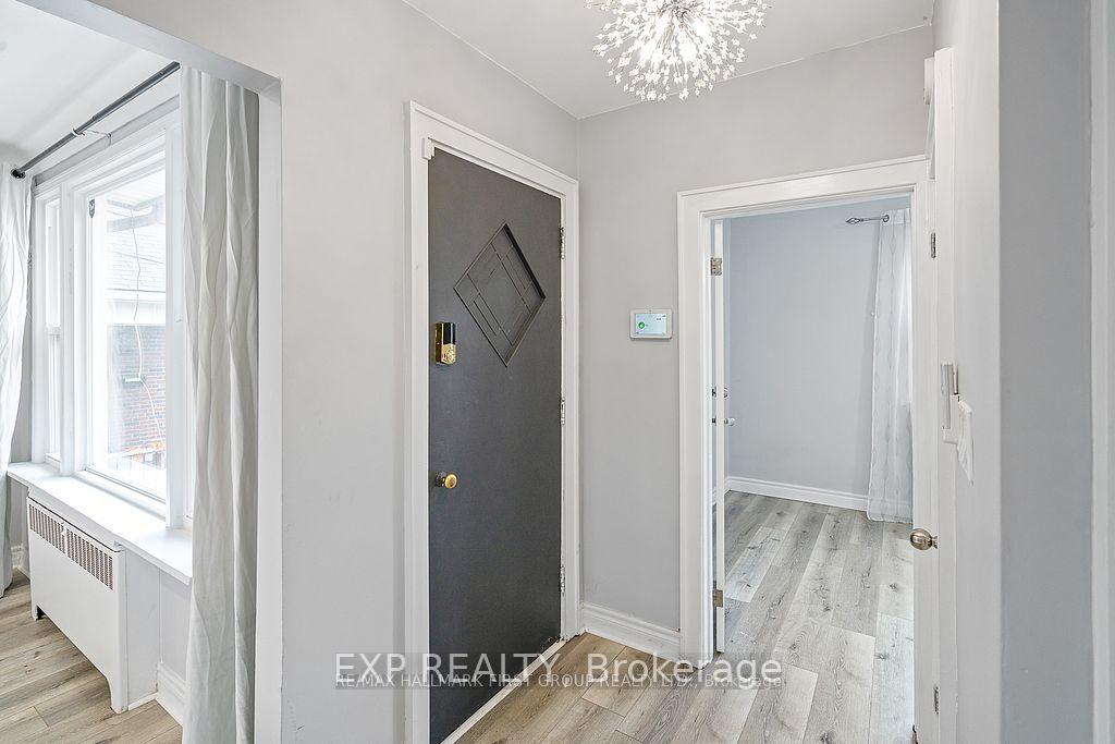 Photo 4 of 28 Gale Crescent, St. Catharines, E. Chester — HOMEH