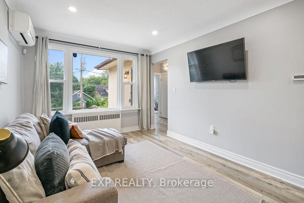 Photo 9 of 28 Gale Crescent, St. Catharines, E. Chester — HOMEH