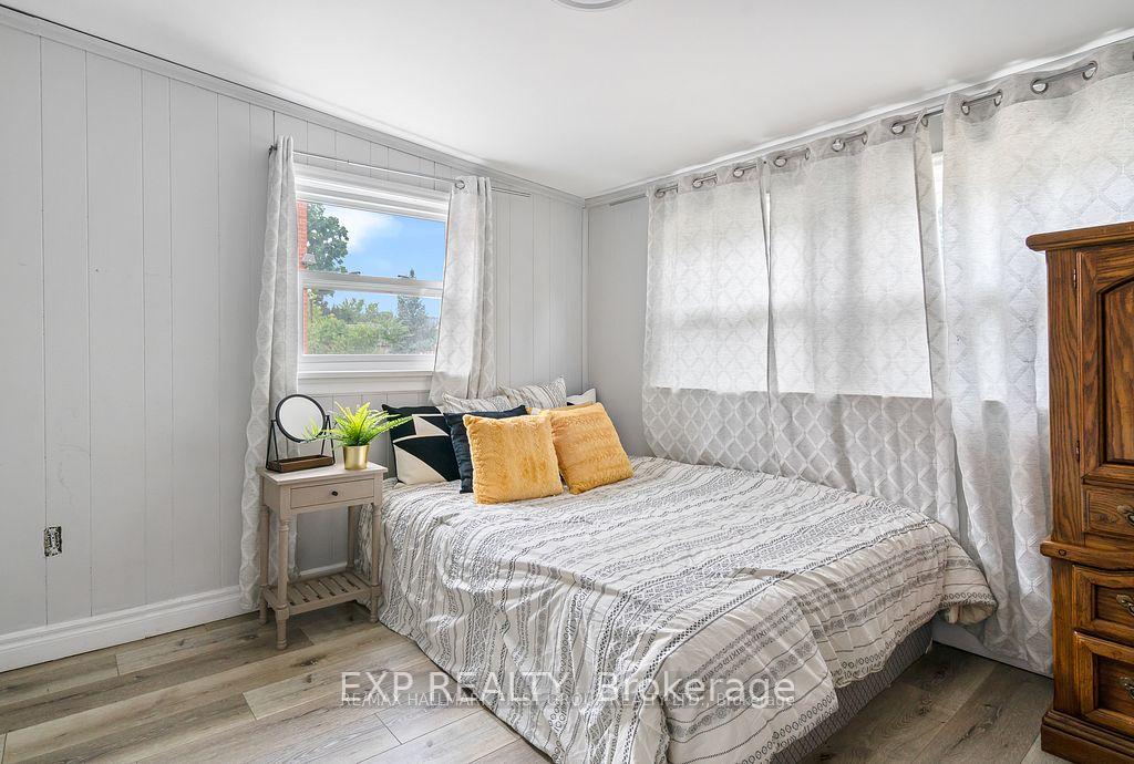 Photo 13 of 28 Gale Crescent, St. Catharines, E. Chester — HOMEH