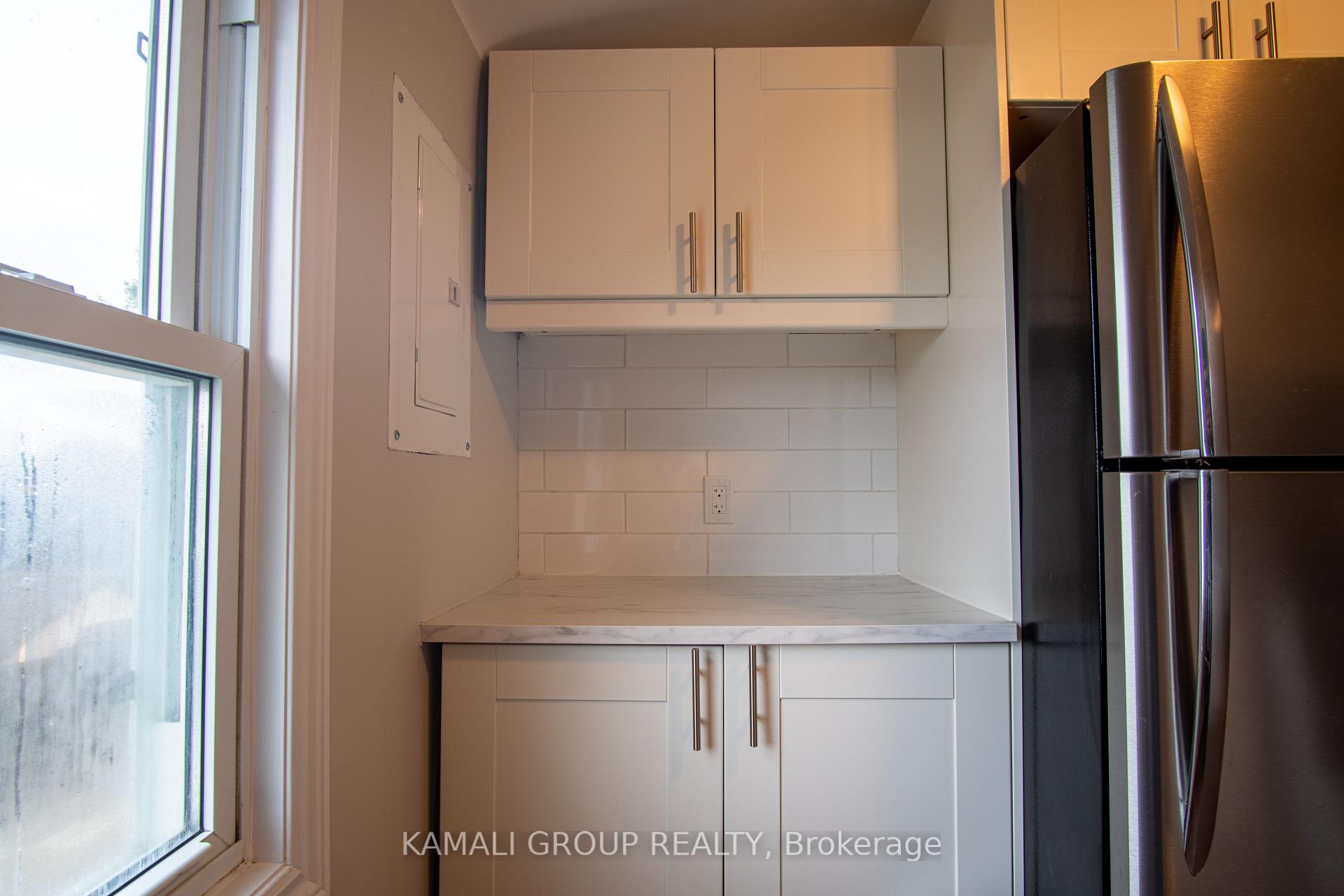 Photo 3 of Unit UPPER, 15 Sherbourne Street, St. Catharines, Facer — HOMEH