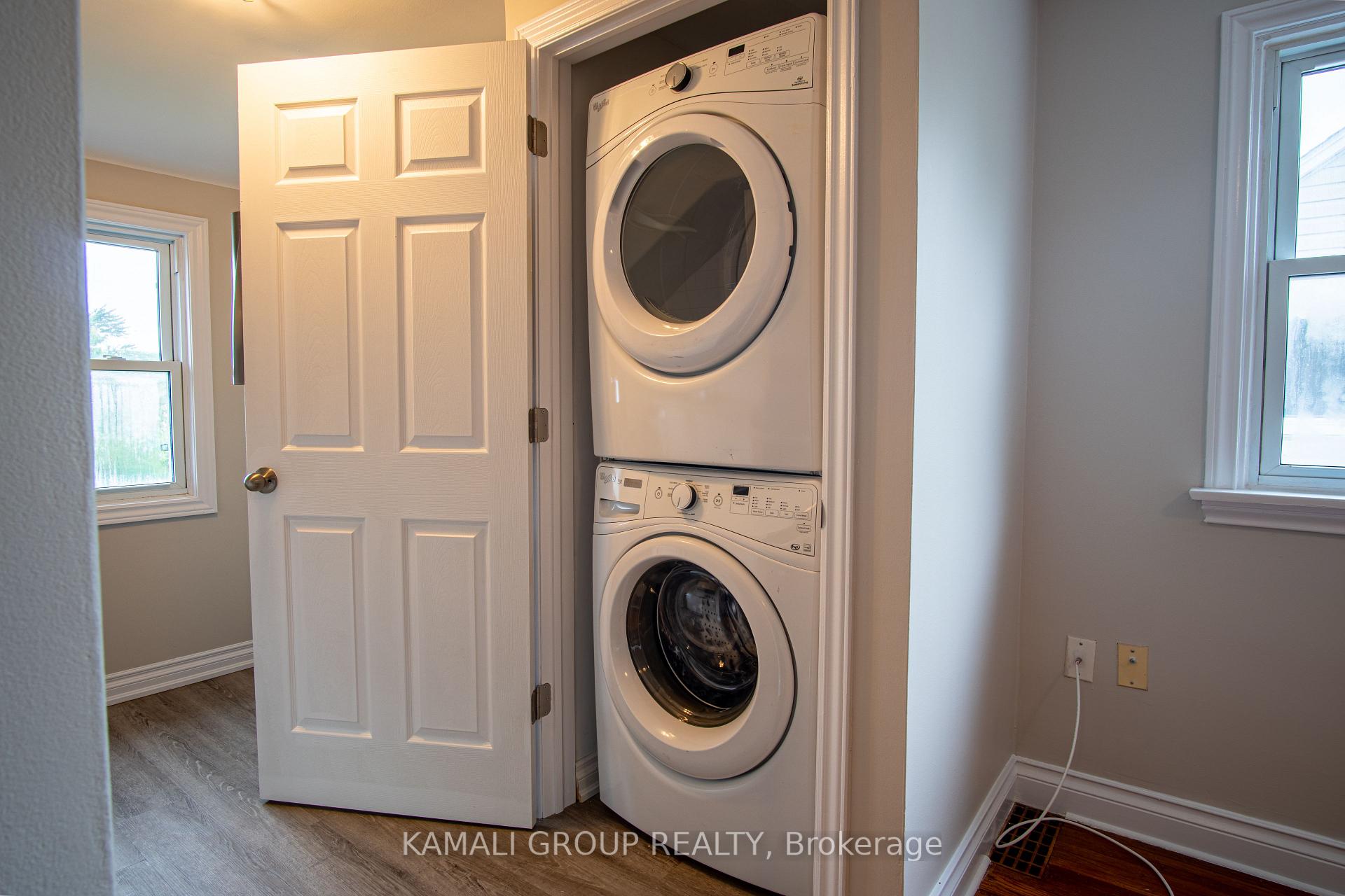 Photo 4 of Unit UPPER, 15 Sherbourne Street, St. Catharines, Facer — HOMEH