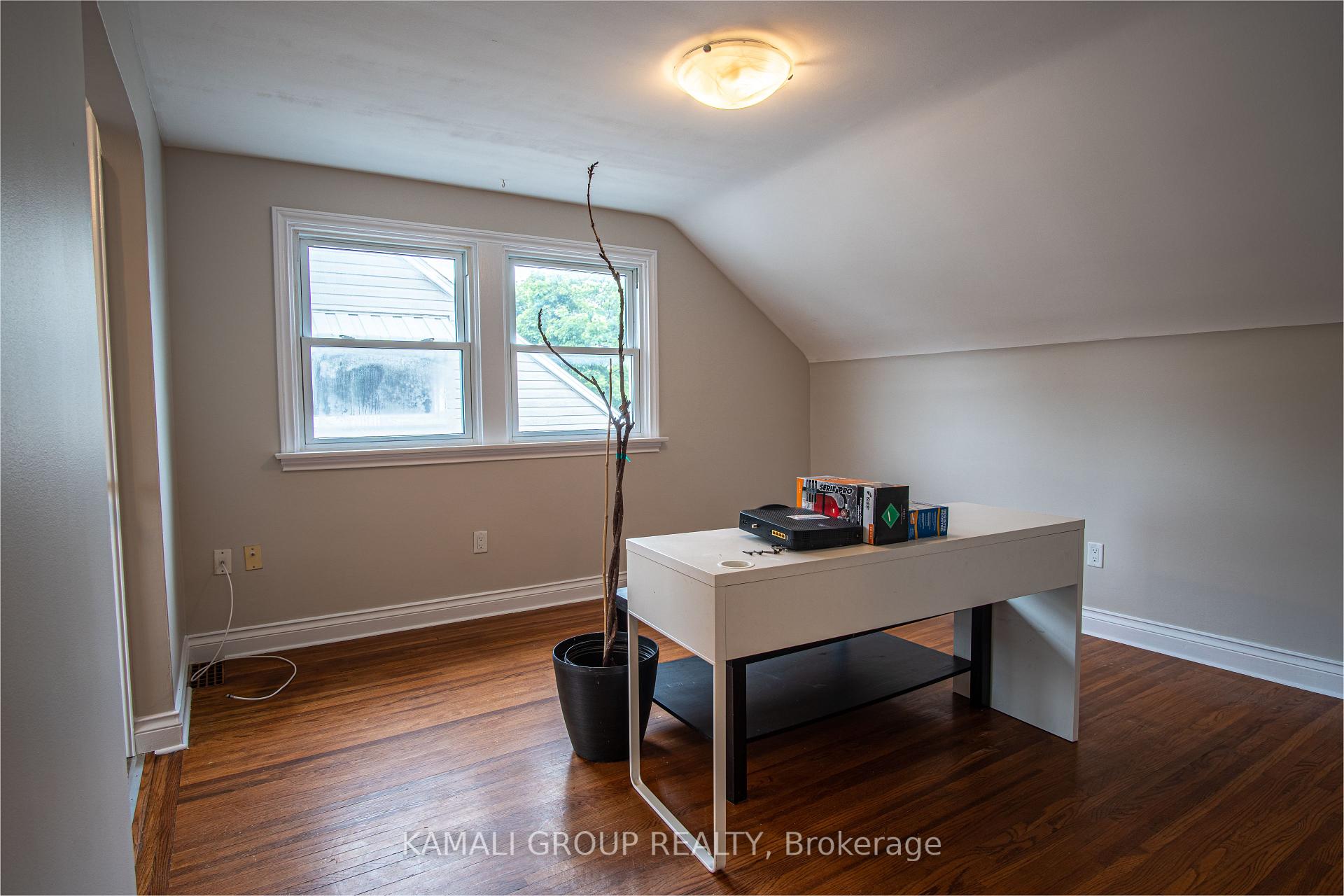 Photo 7 of Unit UPPER, 15 Sherbourne Street, St. Catharines, Facer — HOMEH