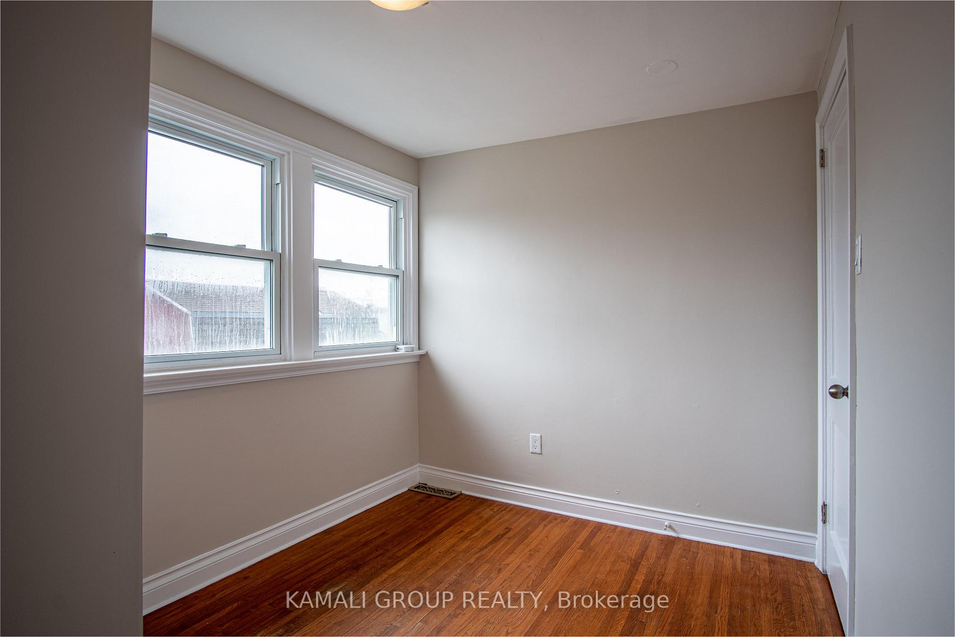 Photo 10 of Unit UPPER, 15 Sherbourne Street, St. Catharines, Facer — HOMEH
