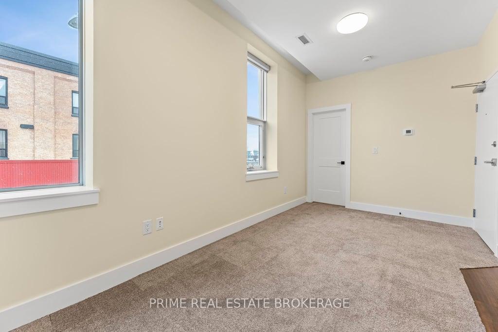 Photo 4 of Unit 1, 408 Talbot Street, St. Thomas — HOMEH