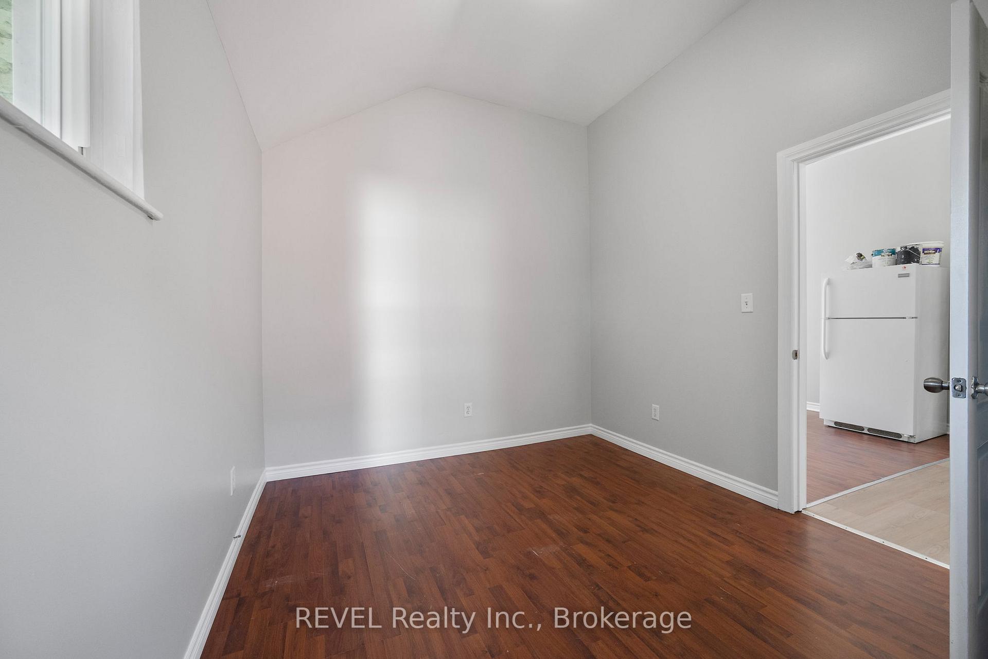 Photo 16 of Unit Unit 2, 166 James Street, St. Catharines, Downtown — HOMEH