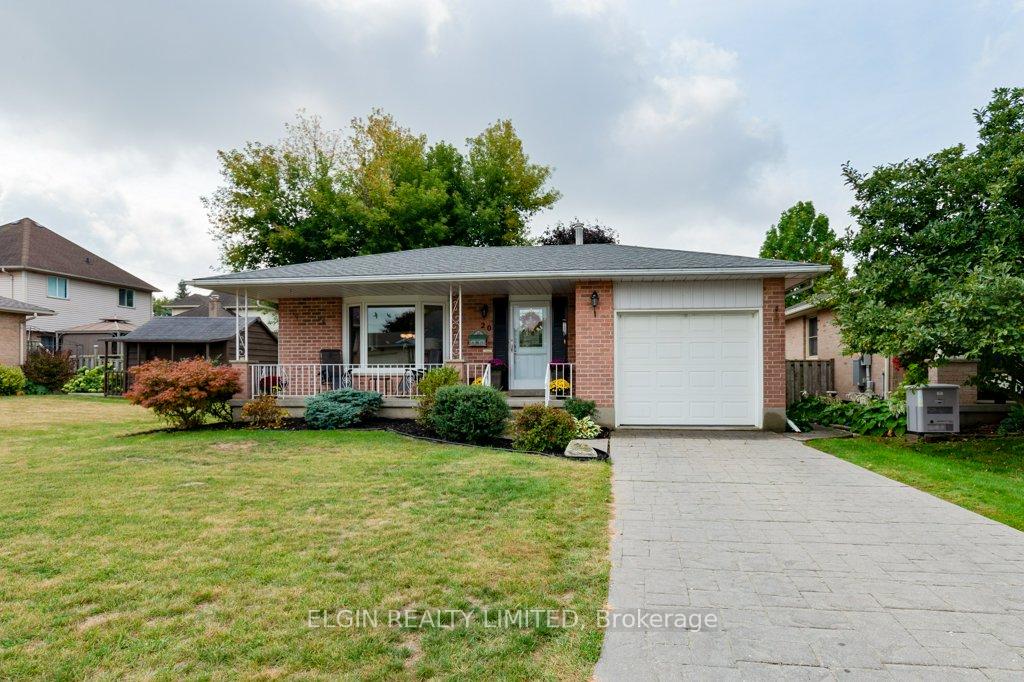 Photo 1 of 20 Farmington Drive, St. Thomas — HOMEH