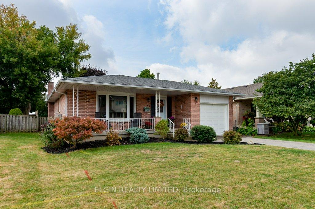Photo 2 of 20 Farmington Drive, St. Thomas — HOMEH