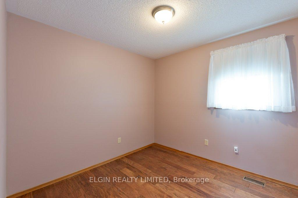 Photo 13 of 20 Farmington Drive, St. Thomas — HOMEH