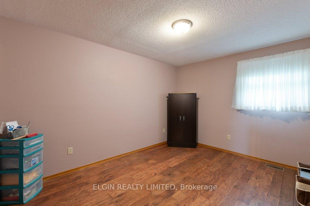 Photo 14 of 20 Farmington Drive, St. Thomas — HOMEH