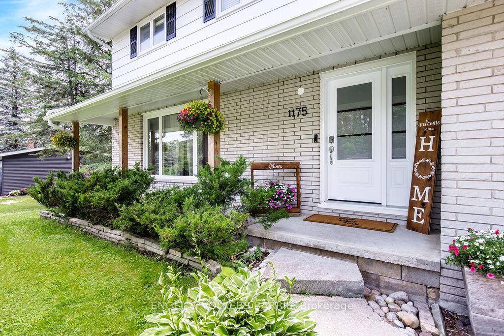 Photo 2 of 1175 Carson Road, Springwater, Midhurst — HOMEH